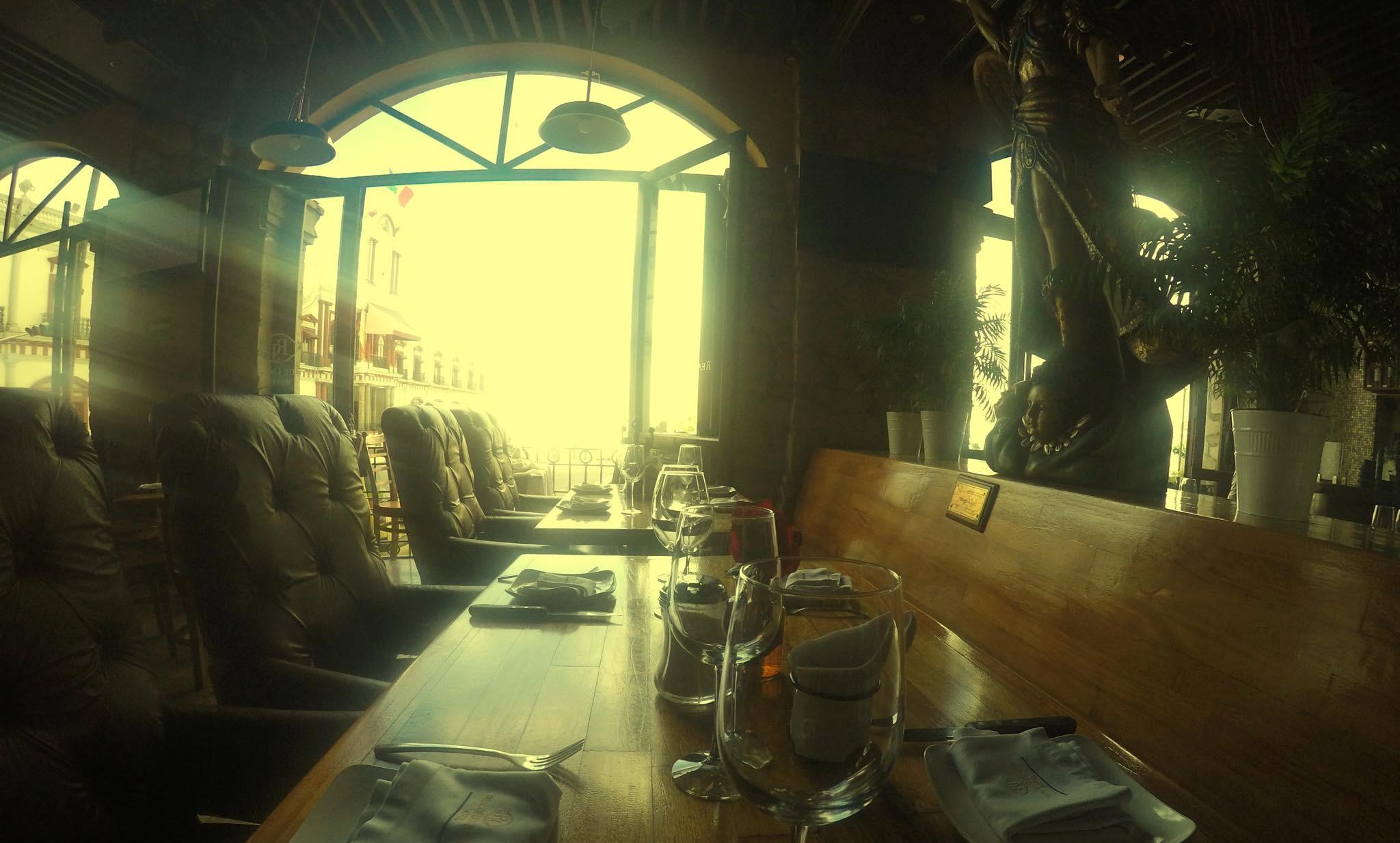 image-housing-carousel