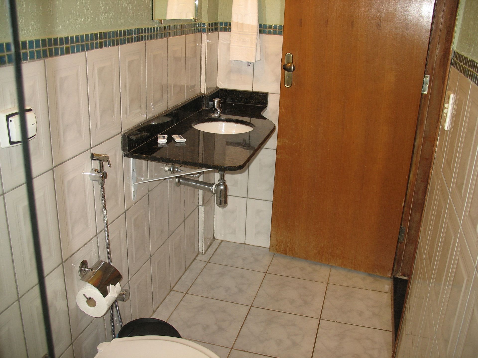 image-housing-carousel