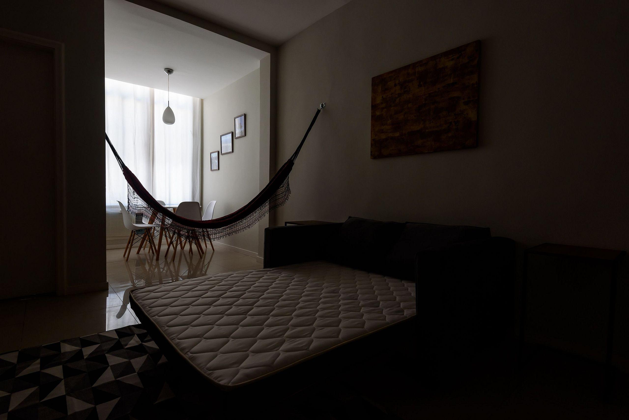 image-housing-carousel