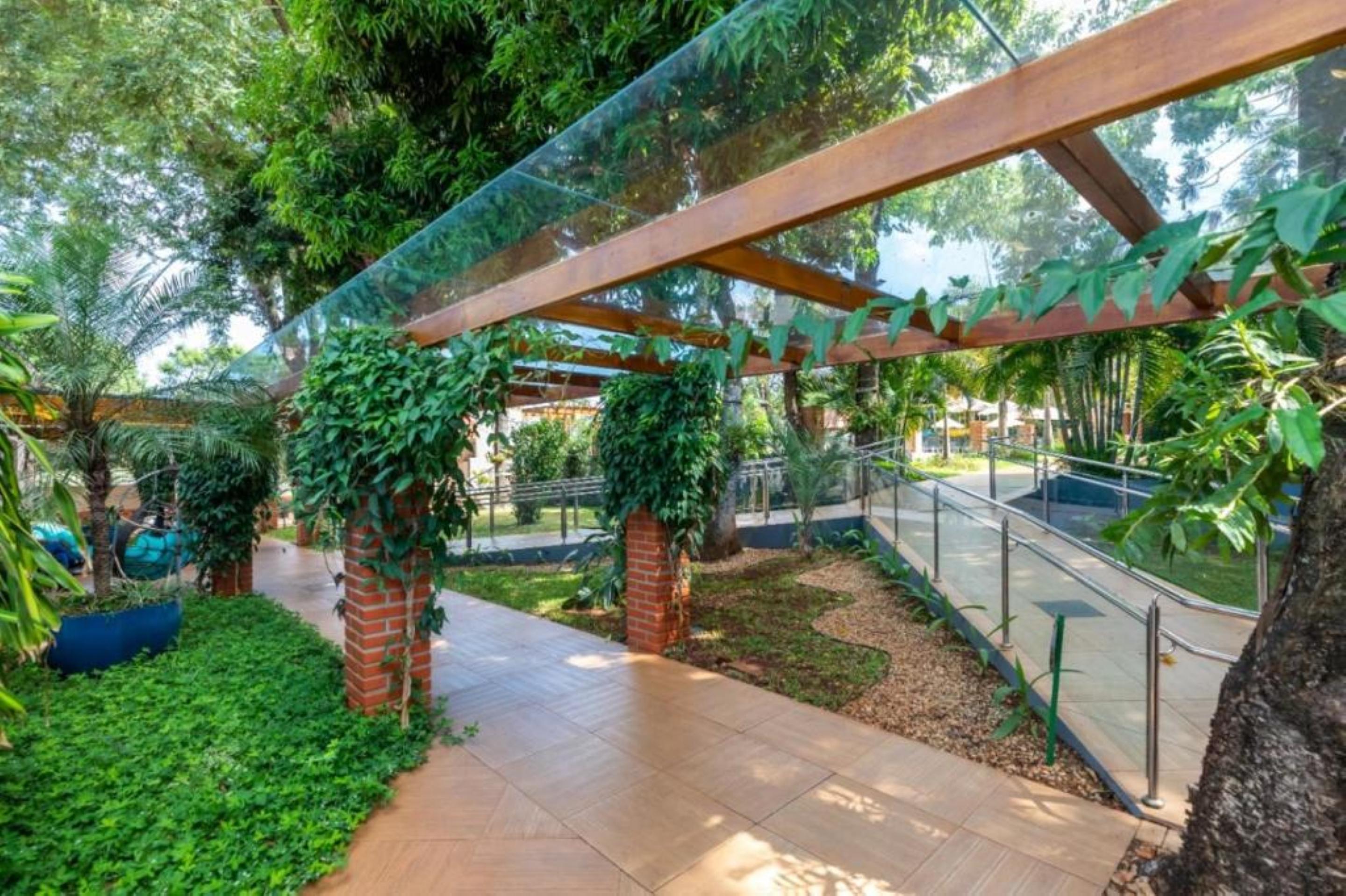 image-housing-carousel