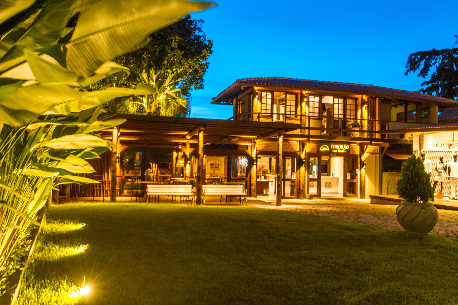 image-housing-carousel