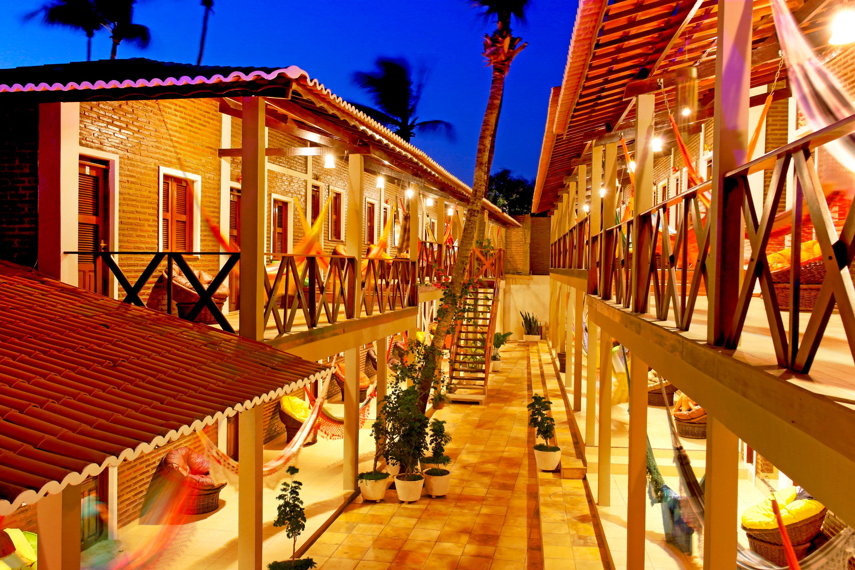 image-housing-carousel