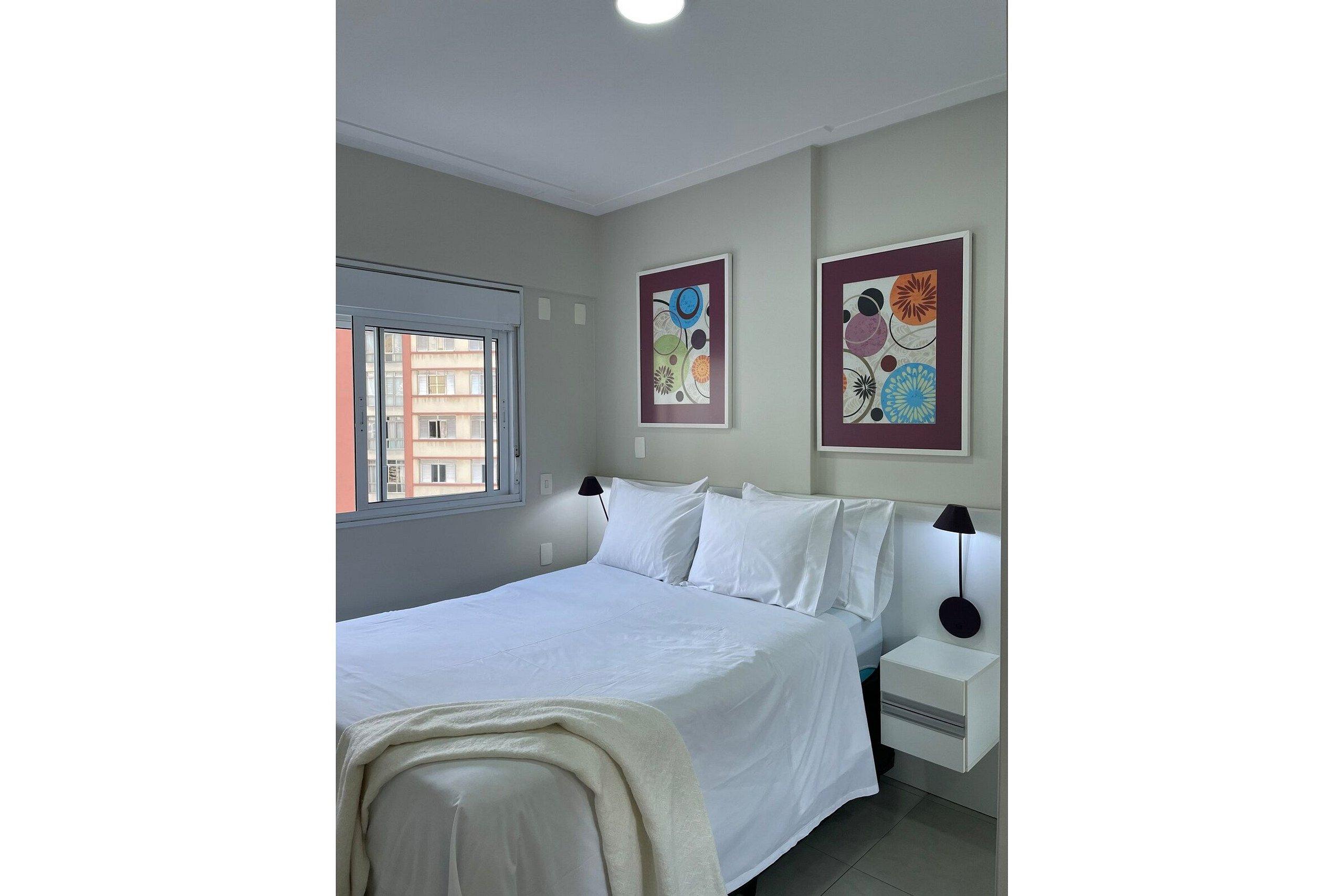 image-housing-carousel