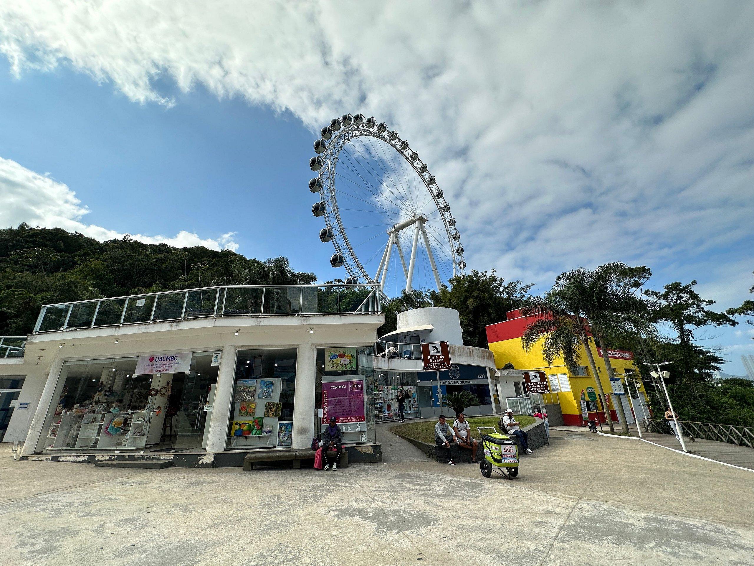 image-housing-carousel