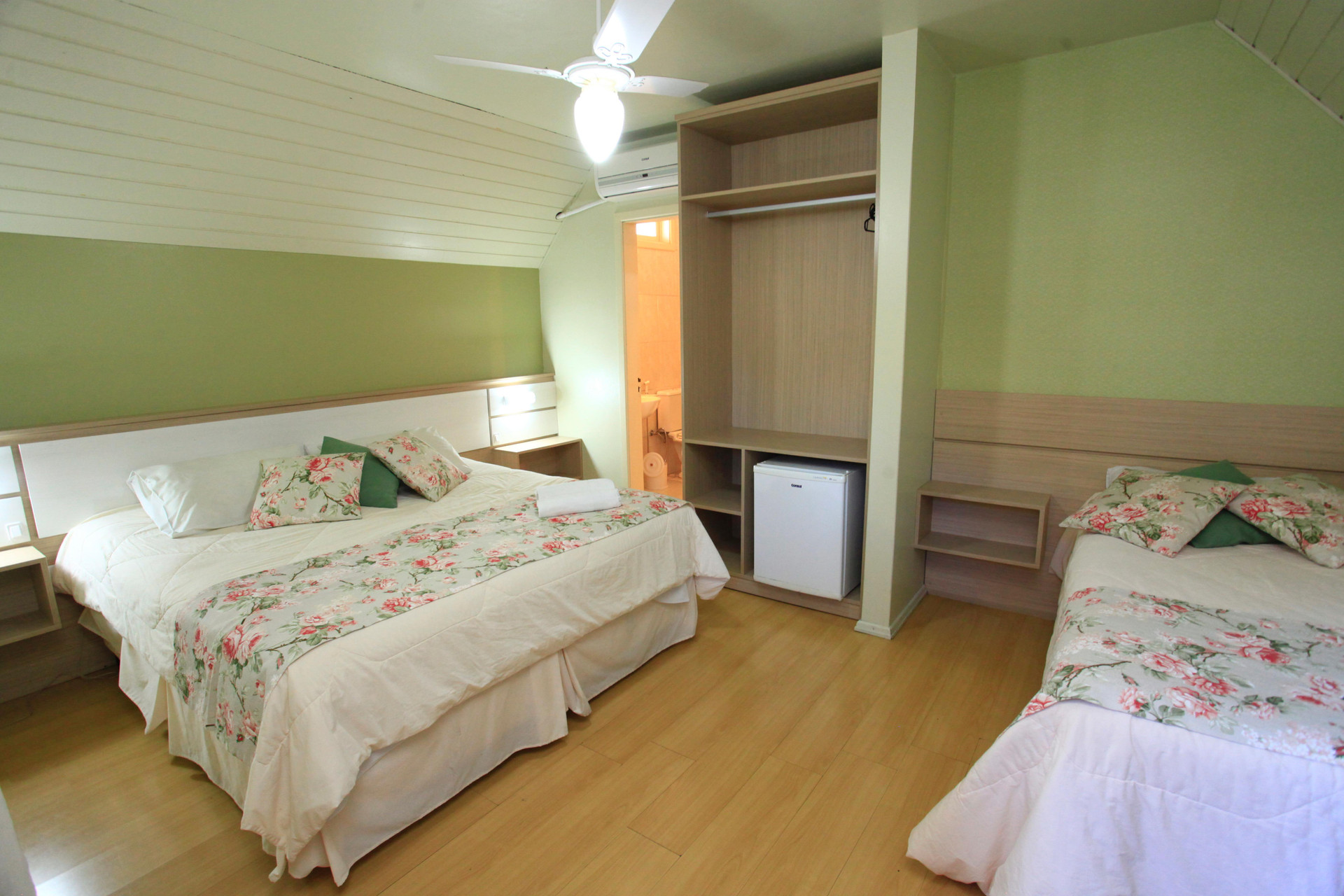 image-housing-carousel