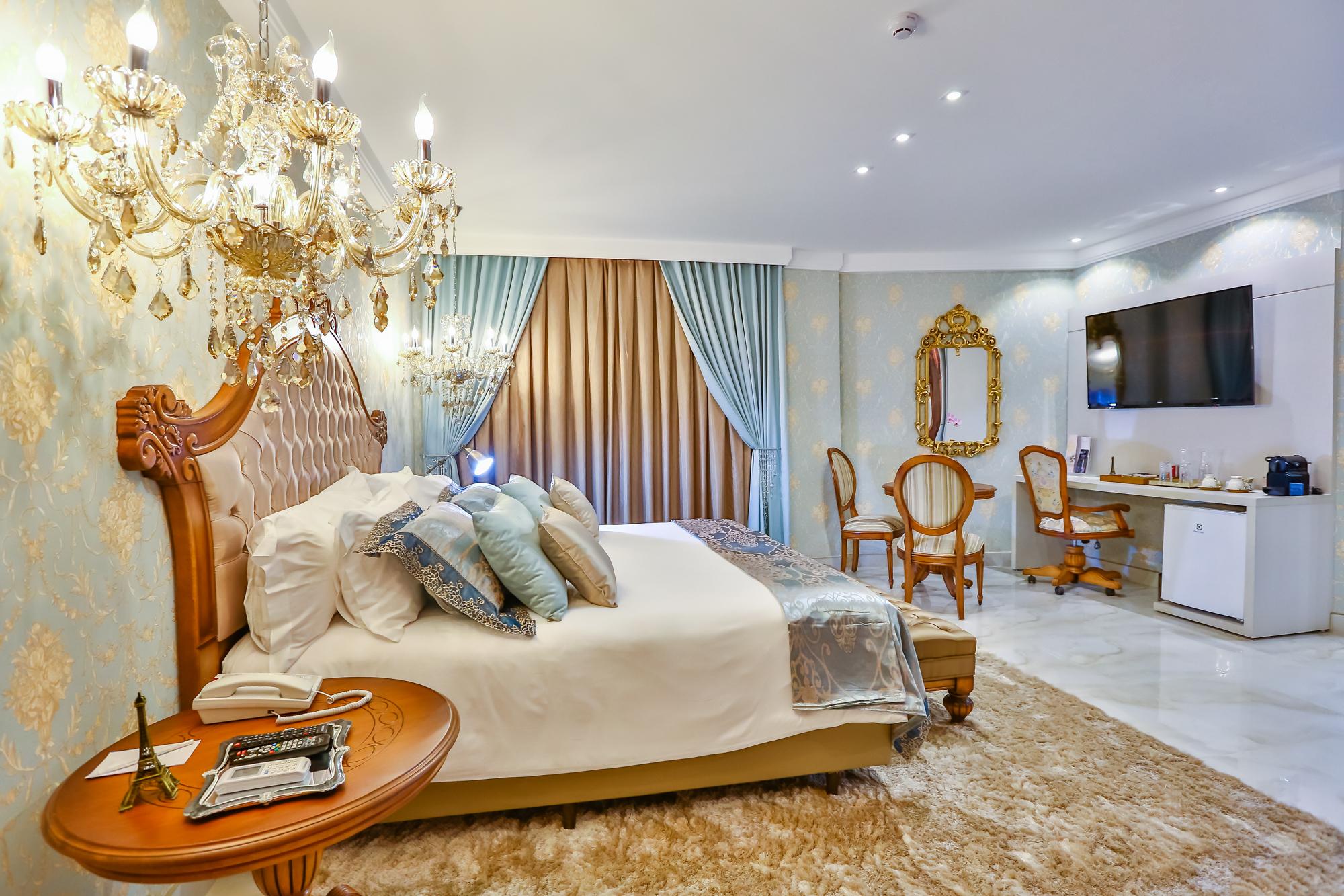 image-housing-carousel