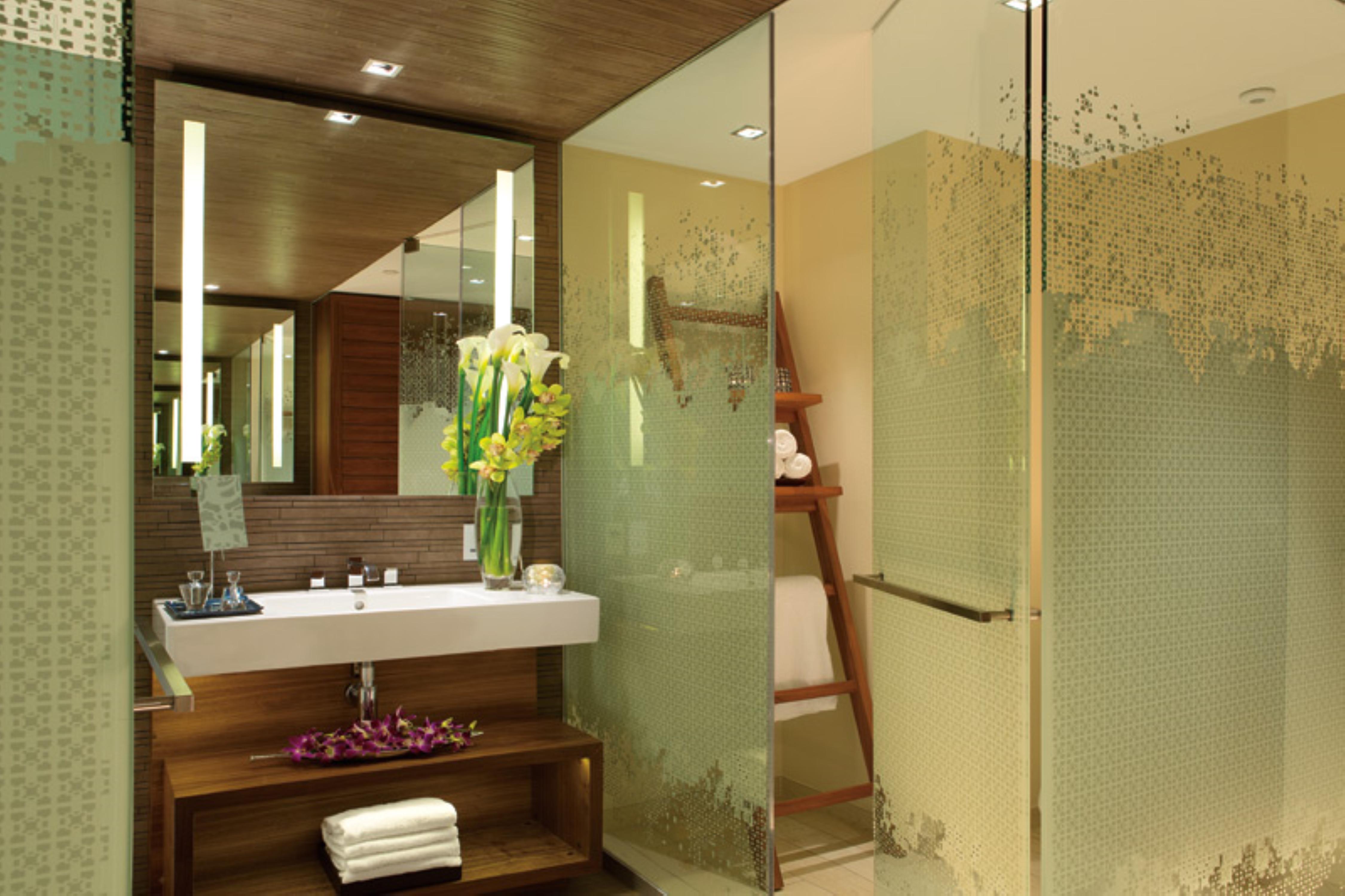 DELUXE OCEAN VIEW DOUBLE BEDS