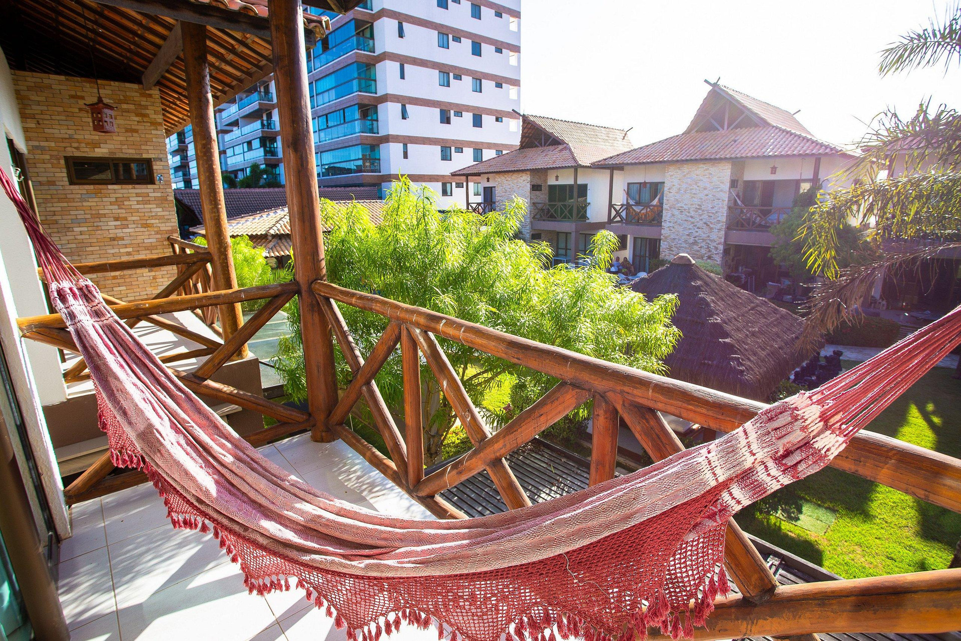 image-housing-carousel