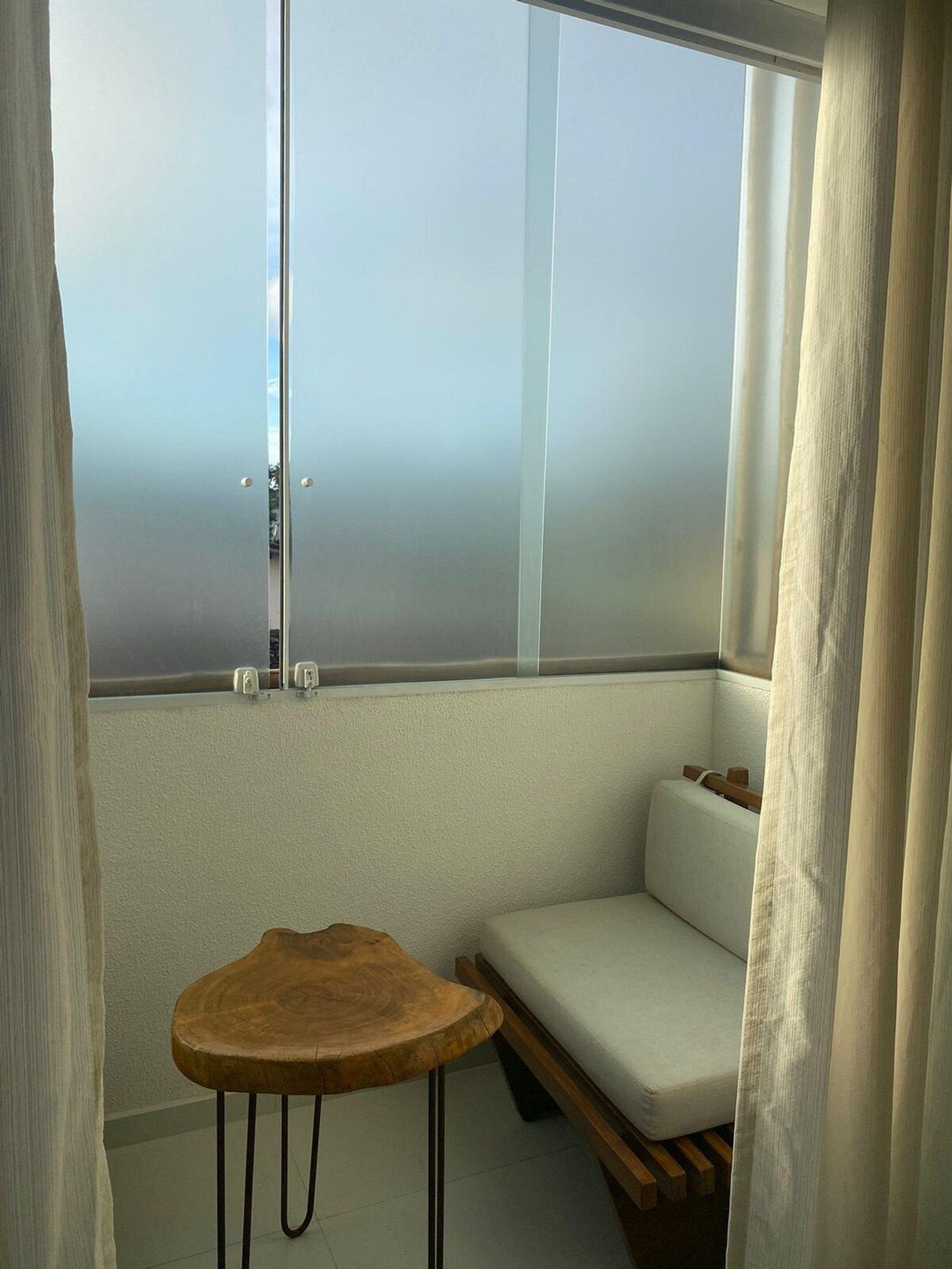 image-housing-carousel