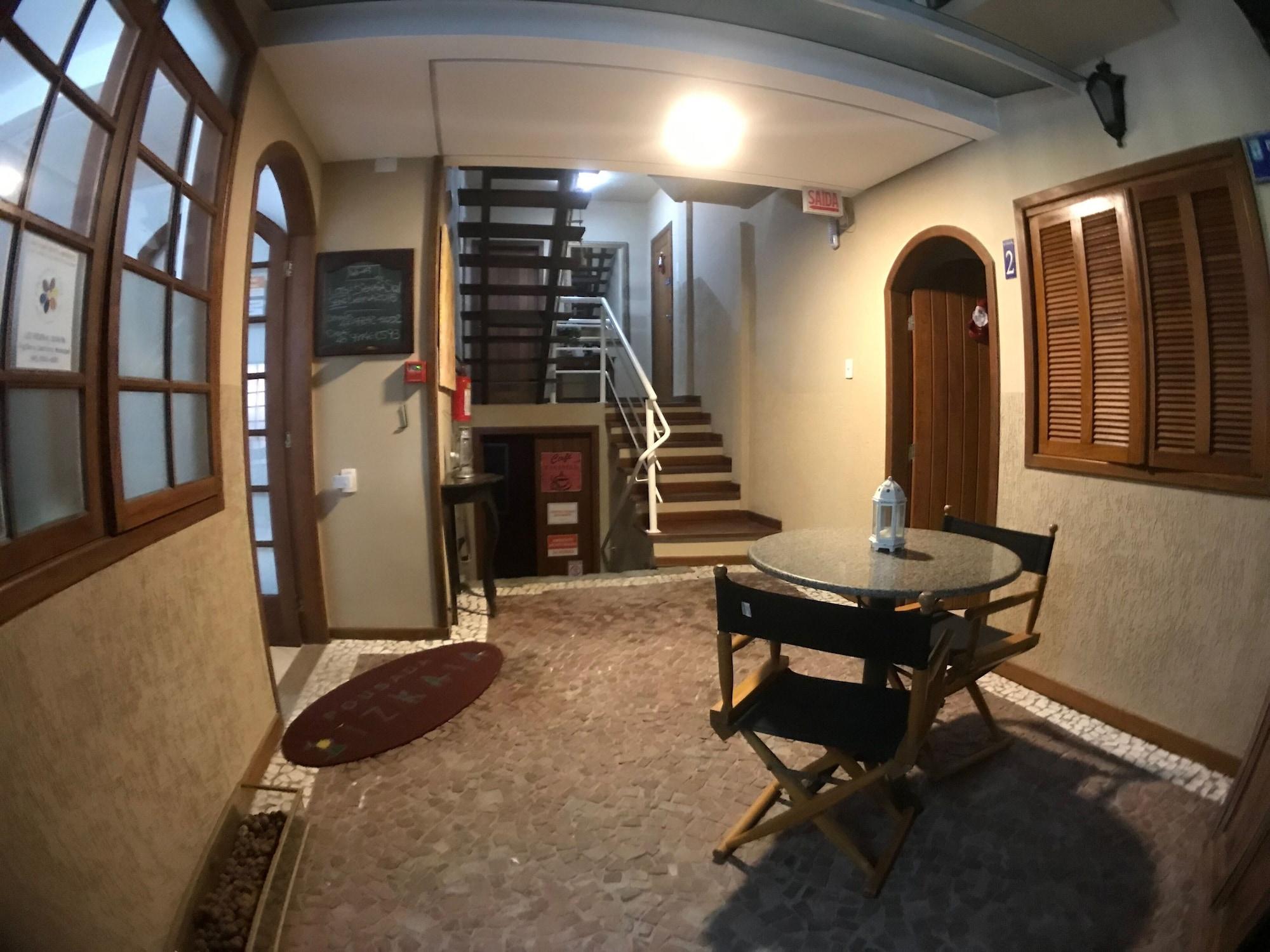image-housing-carousel
