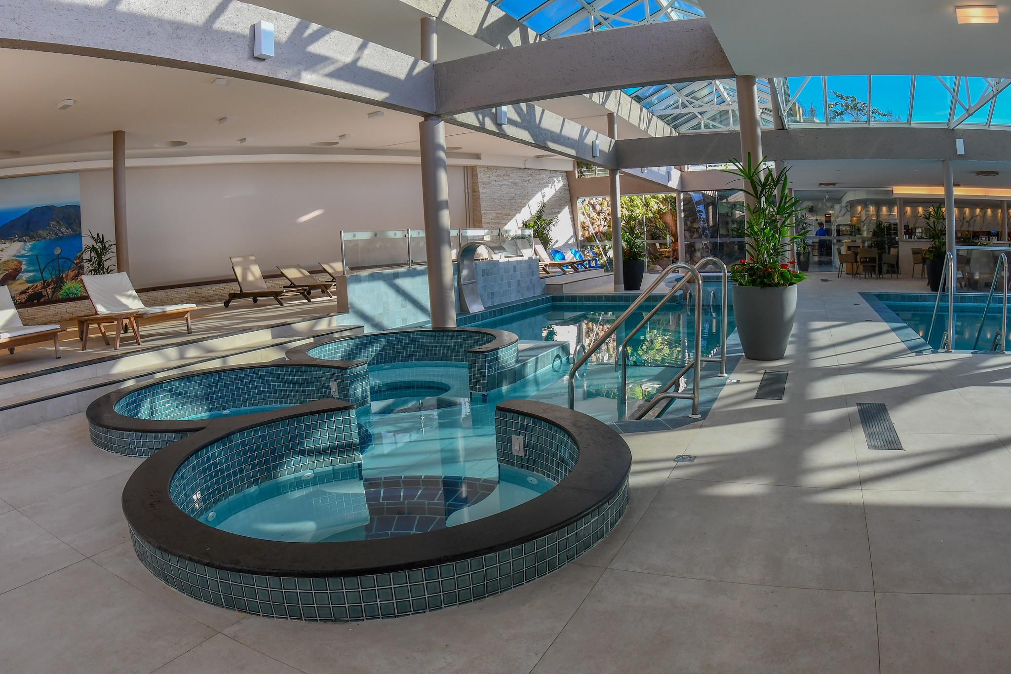 image-housing-carousel