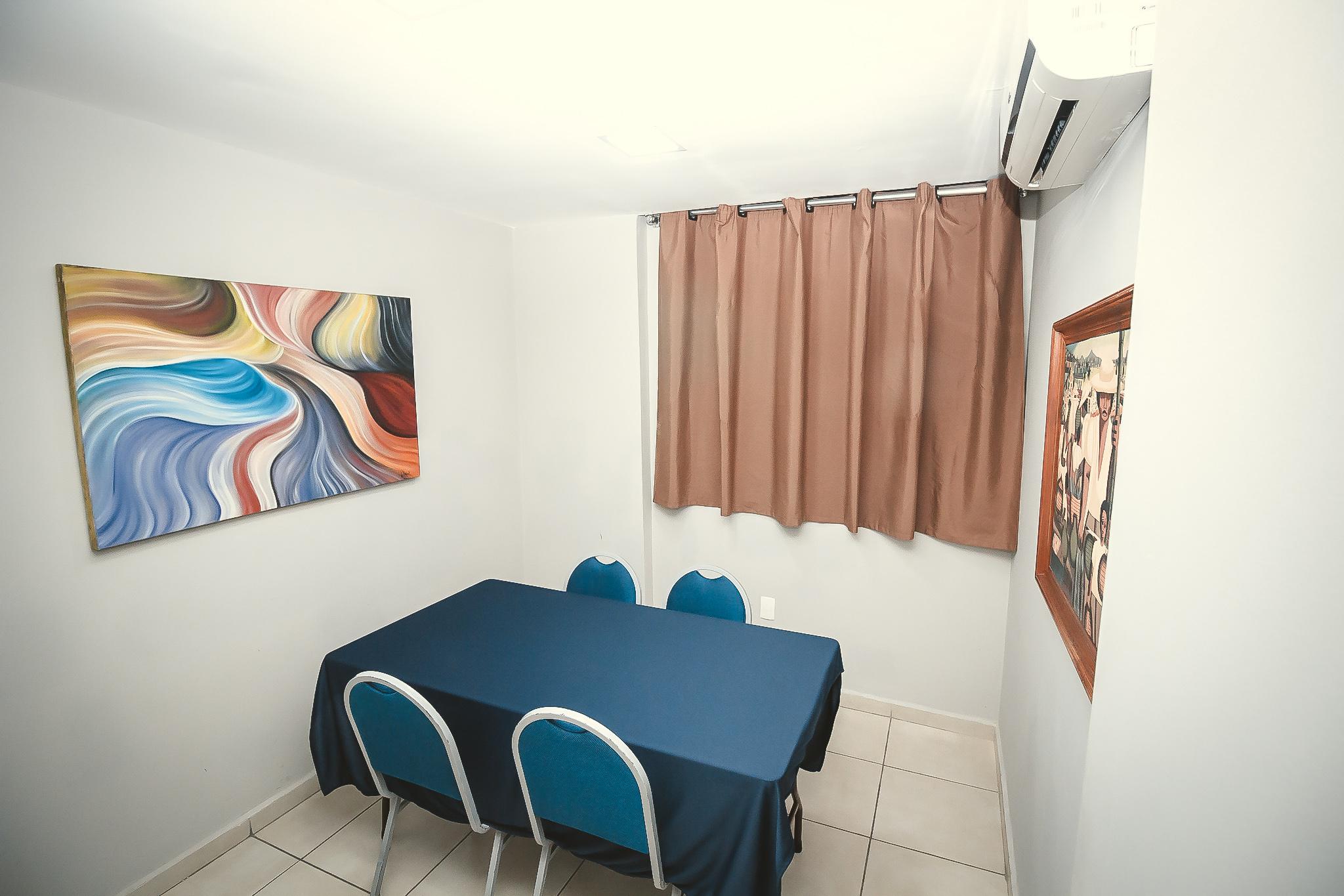 image-housing-carousel