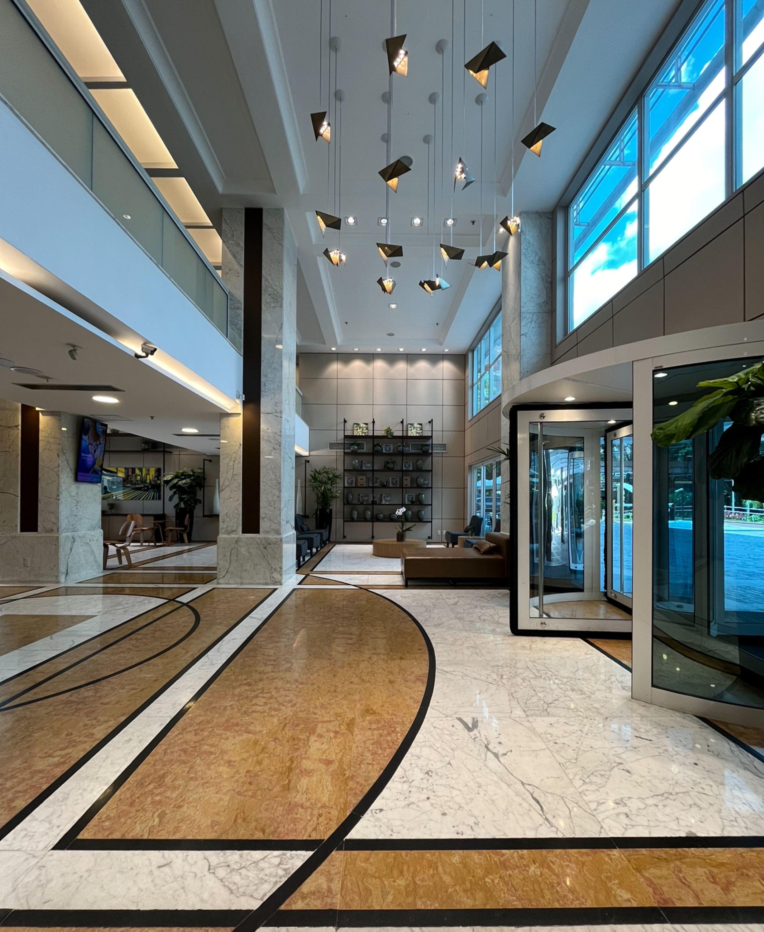 image-housing-carousel
