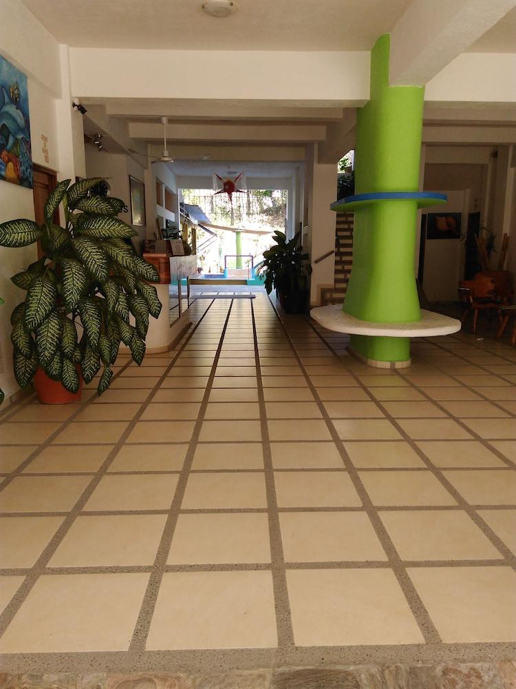 image-housing-carousel