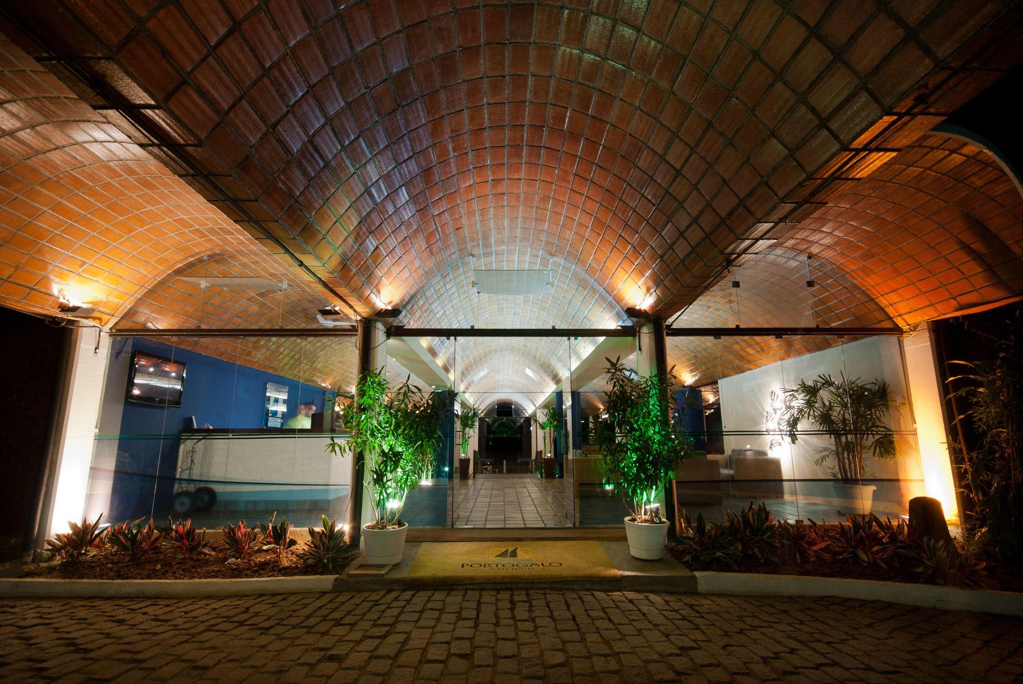 image-housing-carousel