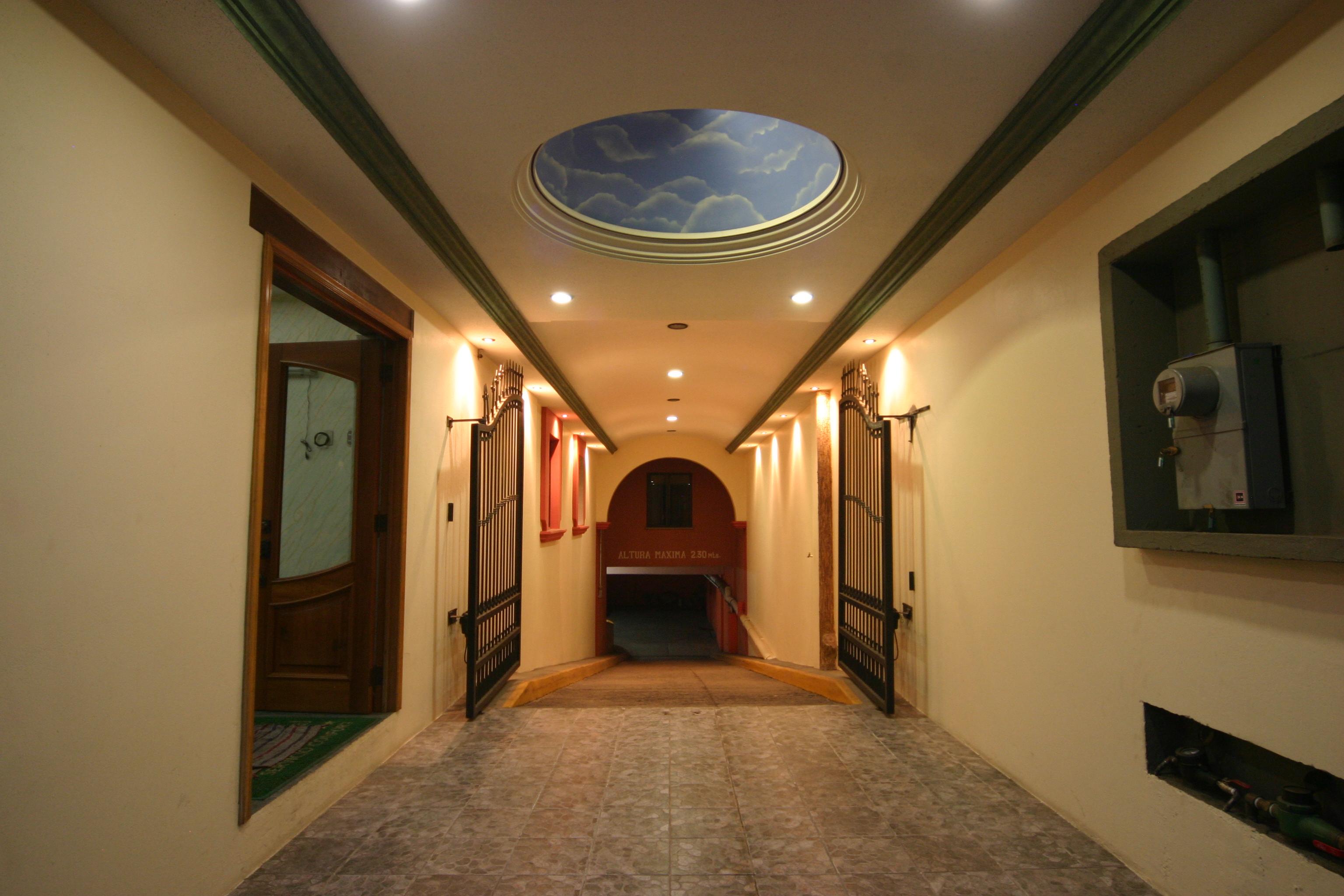 image-housing-carousel