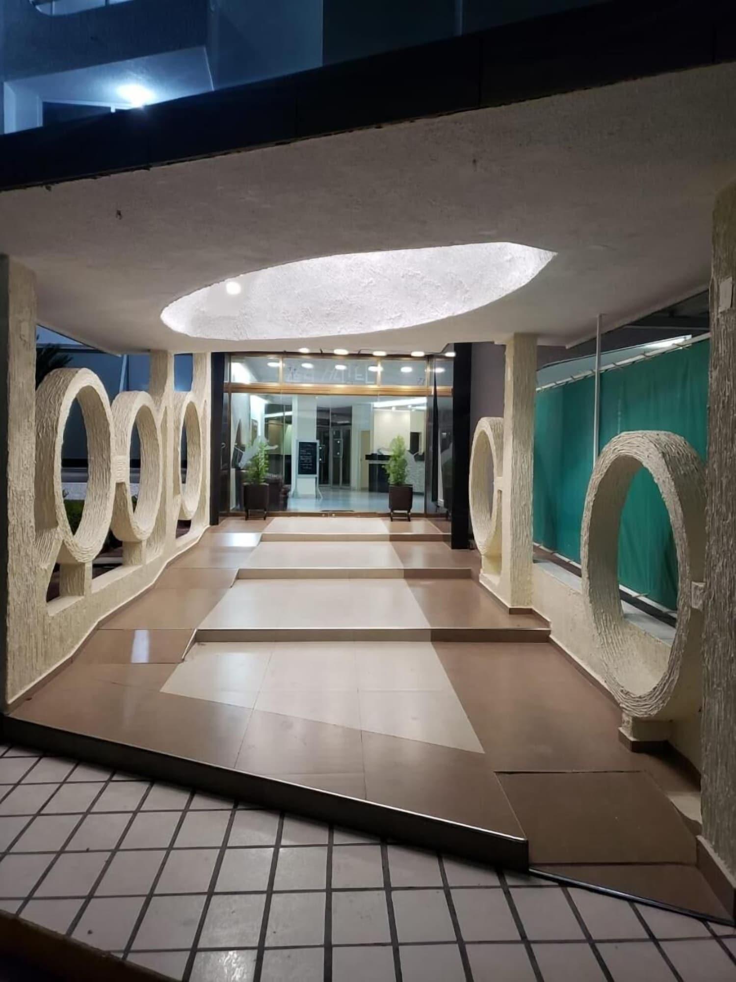 image-housing-carousel