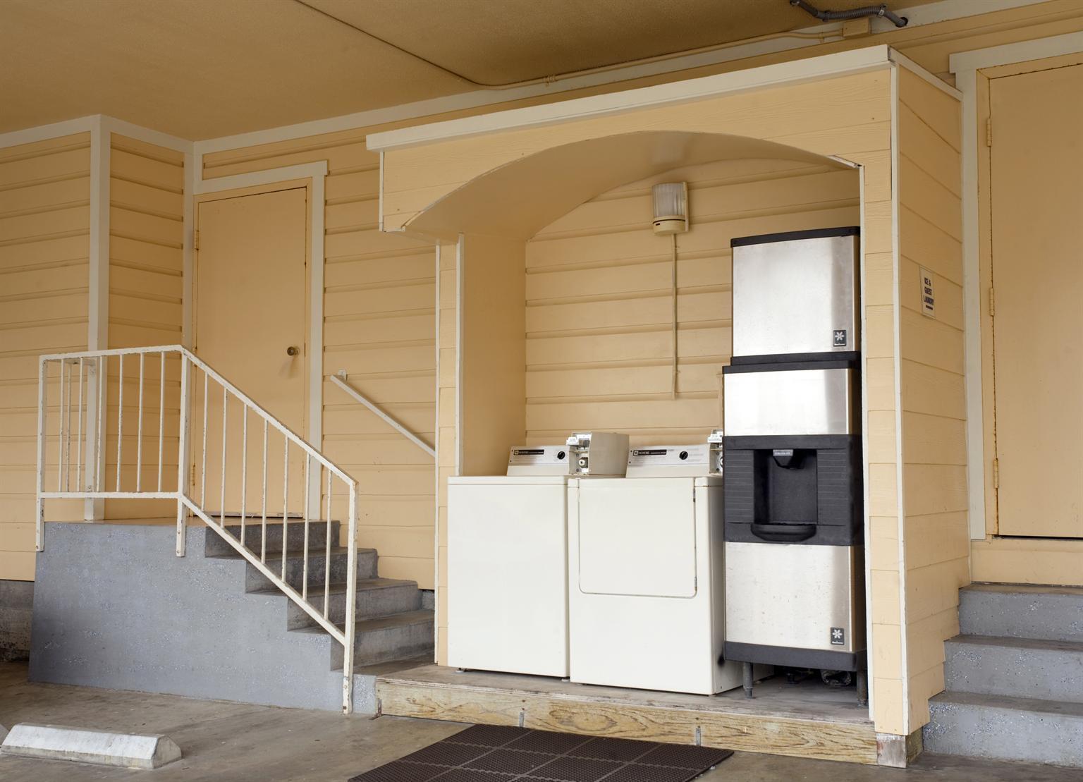 image-housing-carousel
