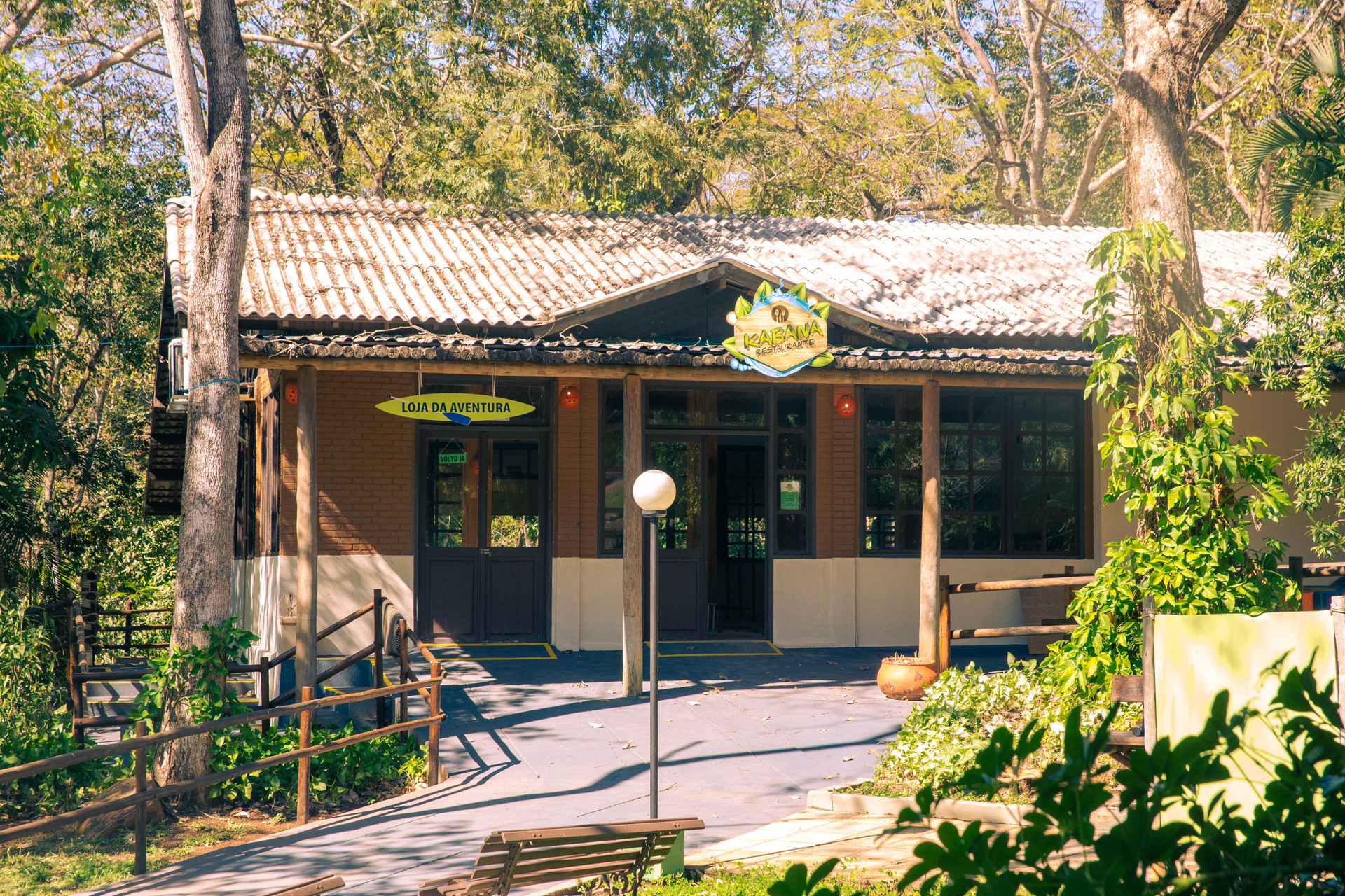 image-housing-carousel