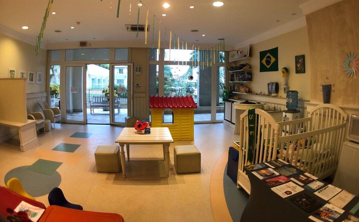 image-housing-carousel