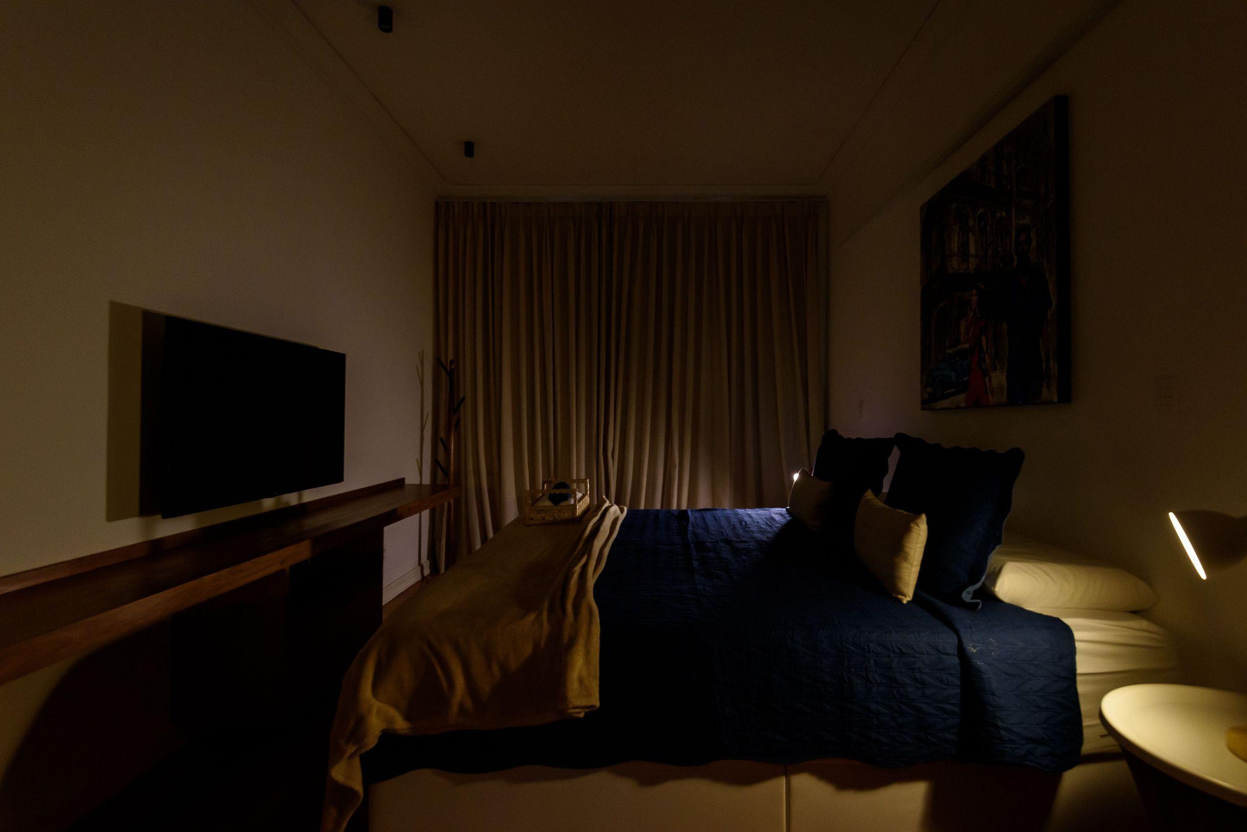 image-housing-carousel