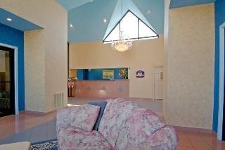 image-housing-carousel