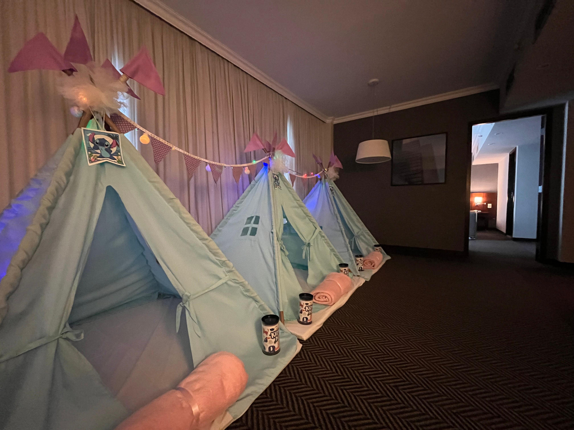 image-housing-carousel