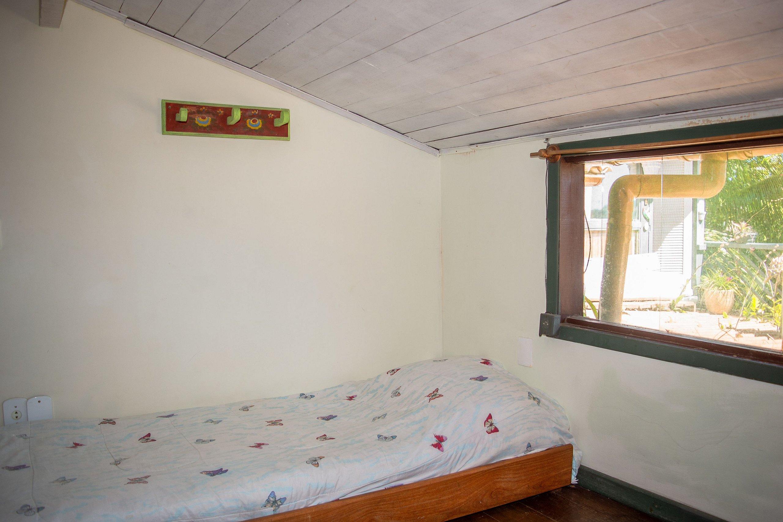 image-housing-carousel