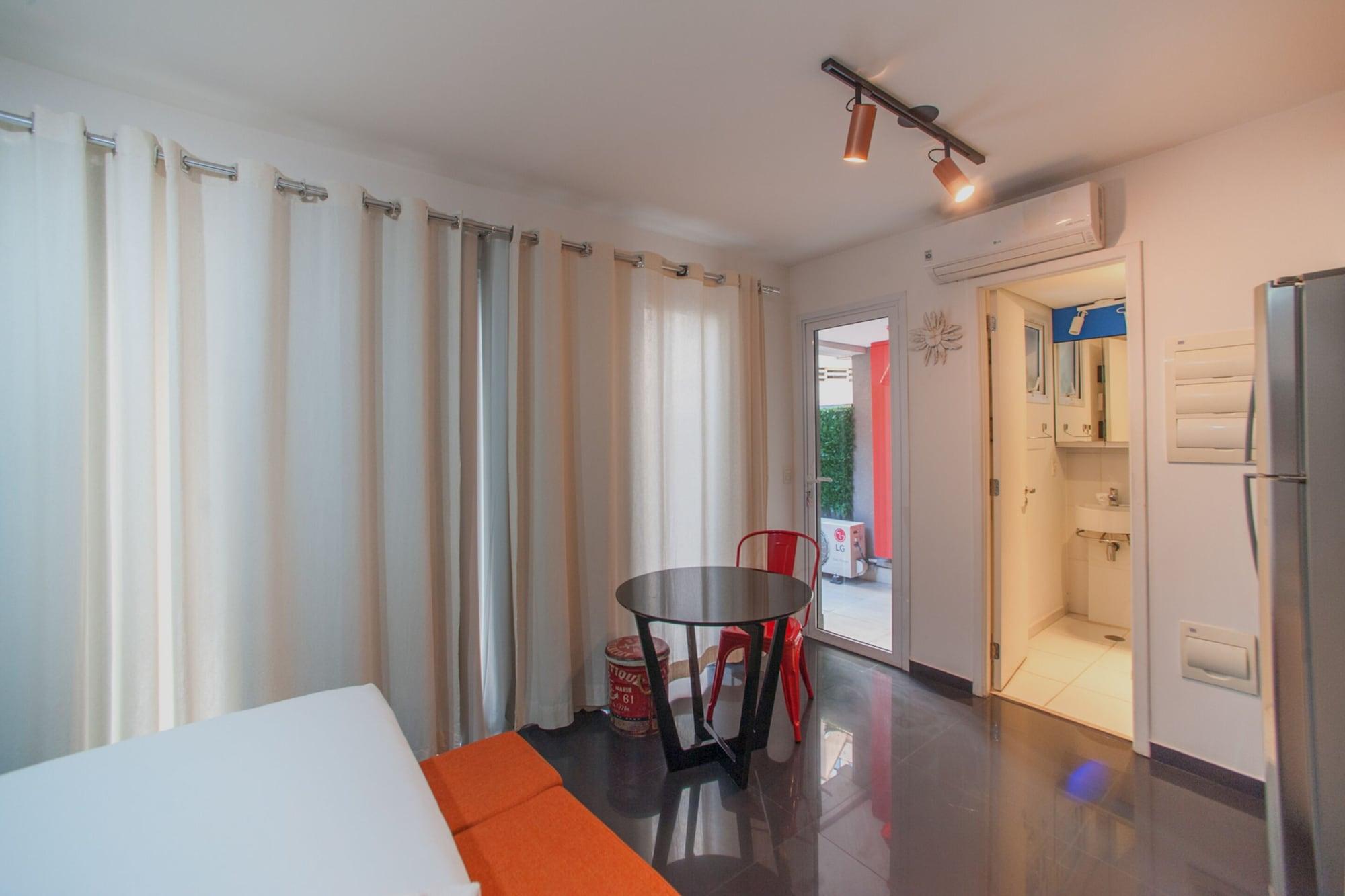 image-housing-carousel
