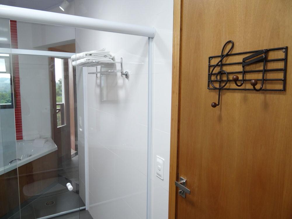 image-housing-carousel