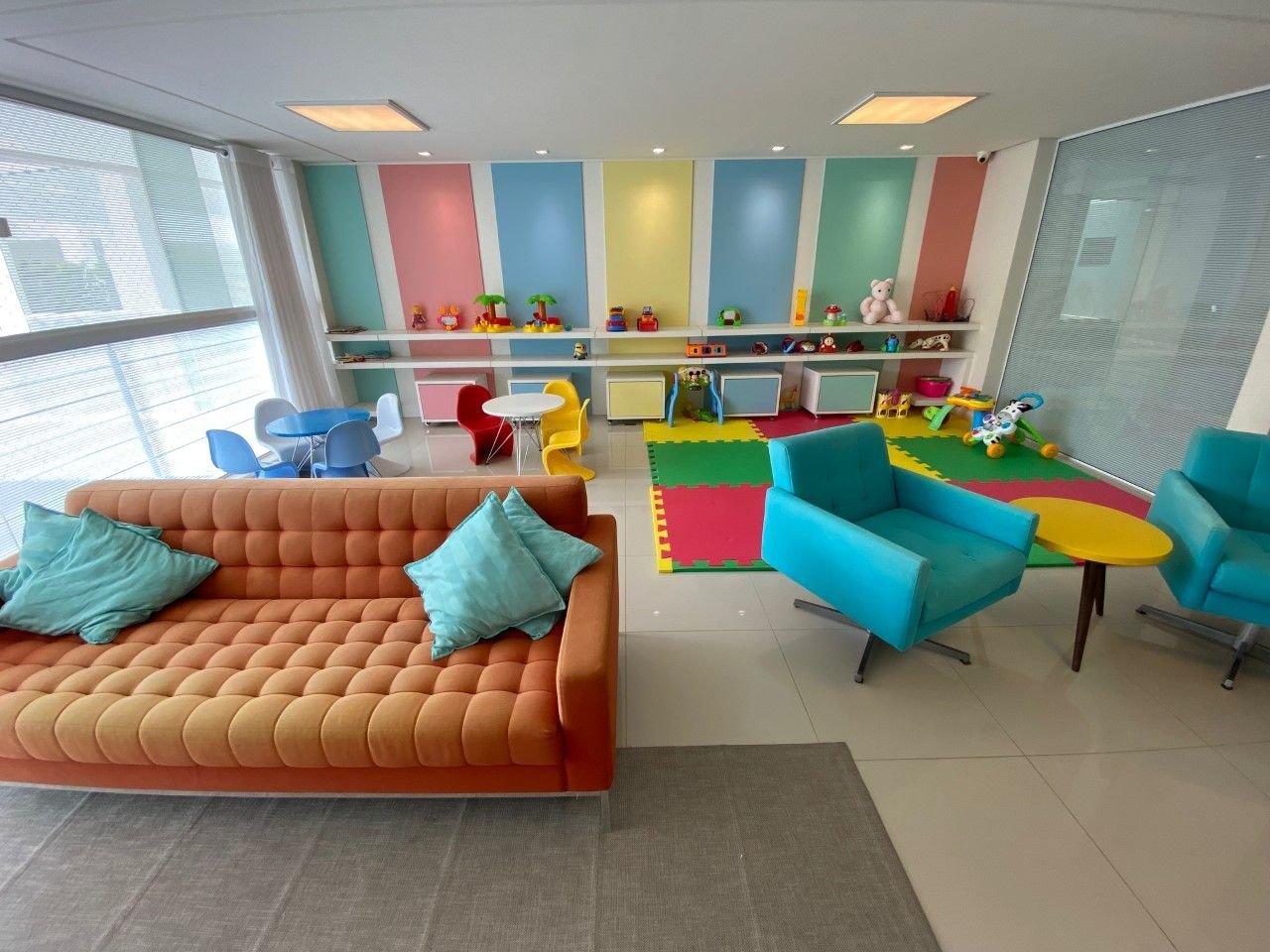 image-housing-carousel
