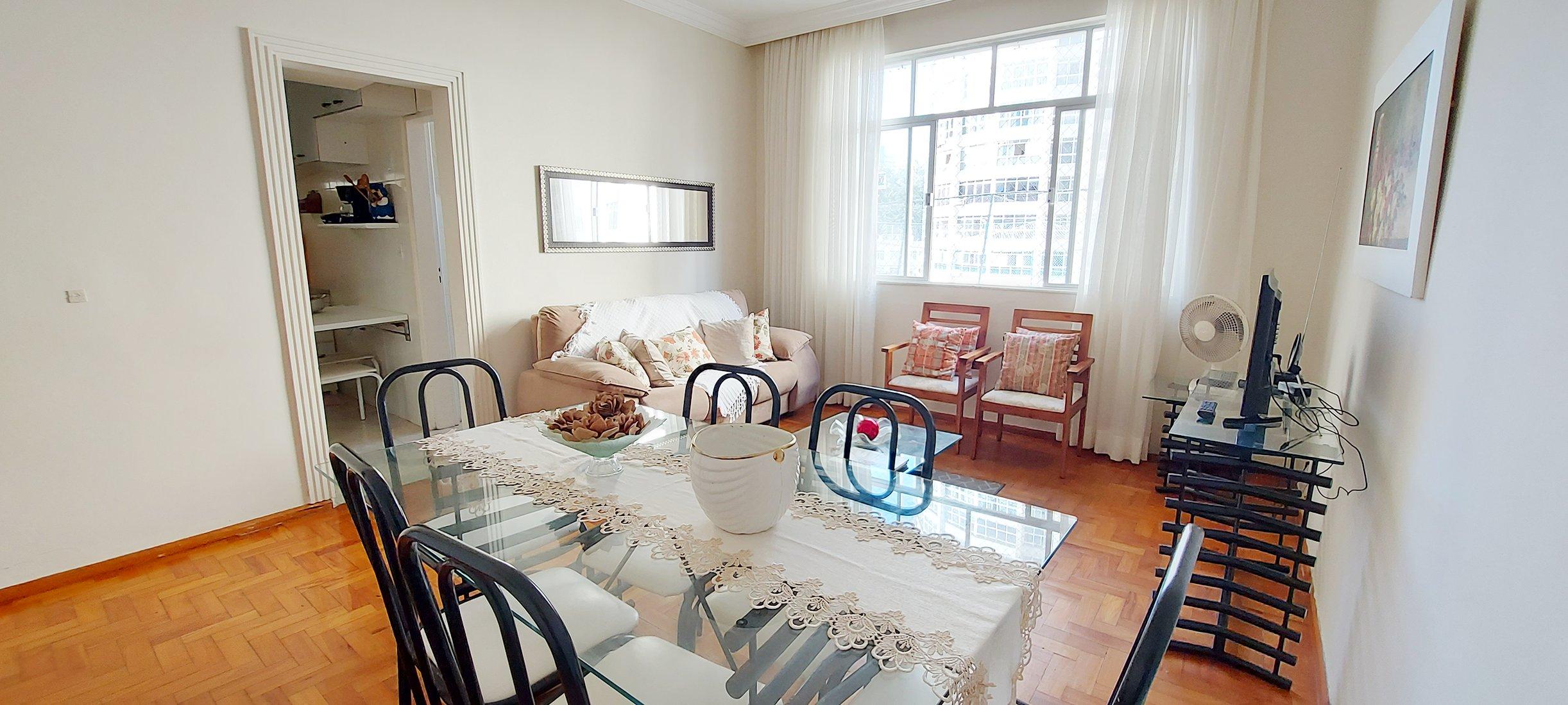 image-housing-carousel
