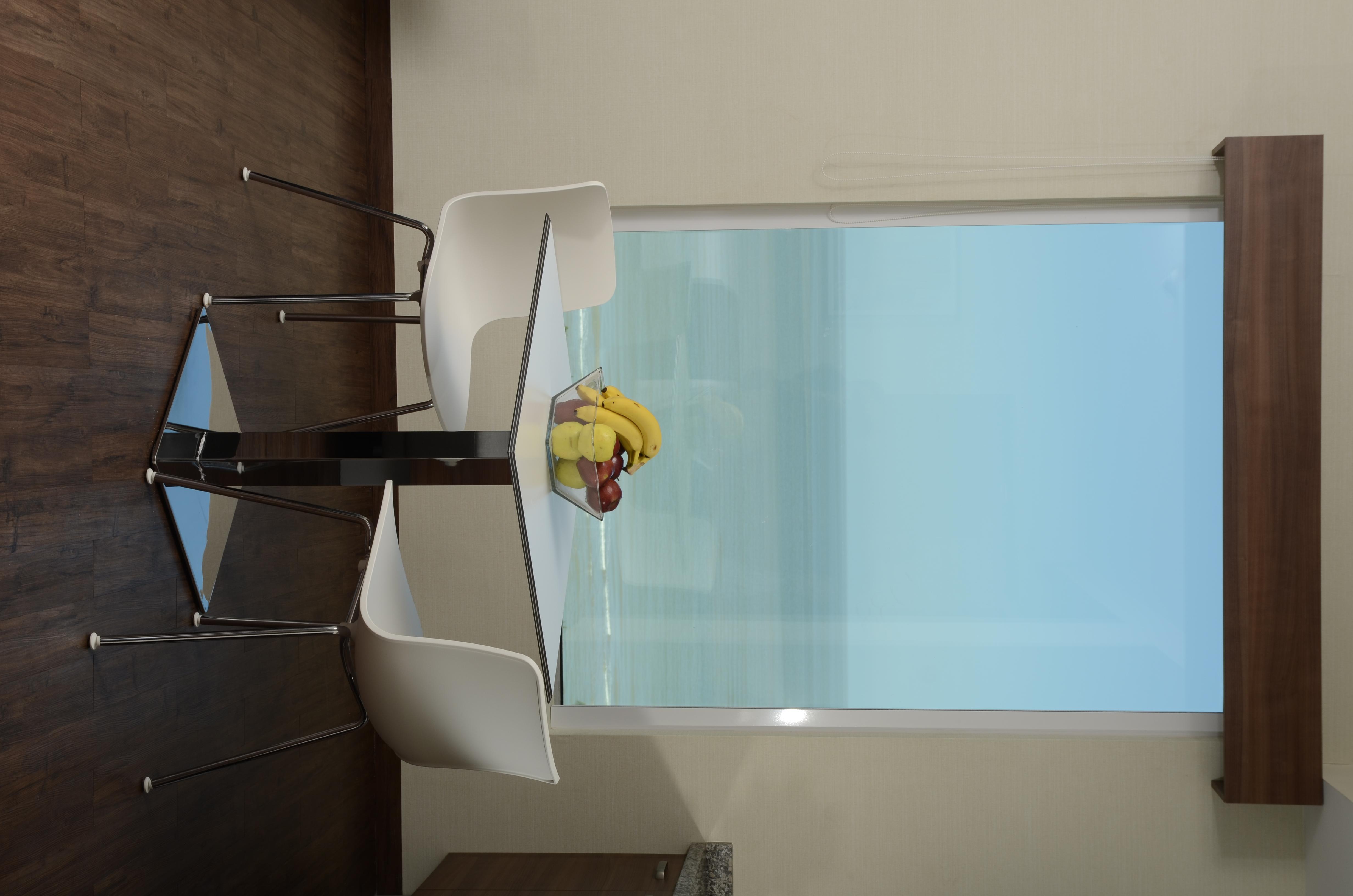 image-housing-carousel