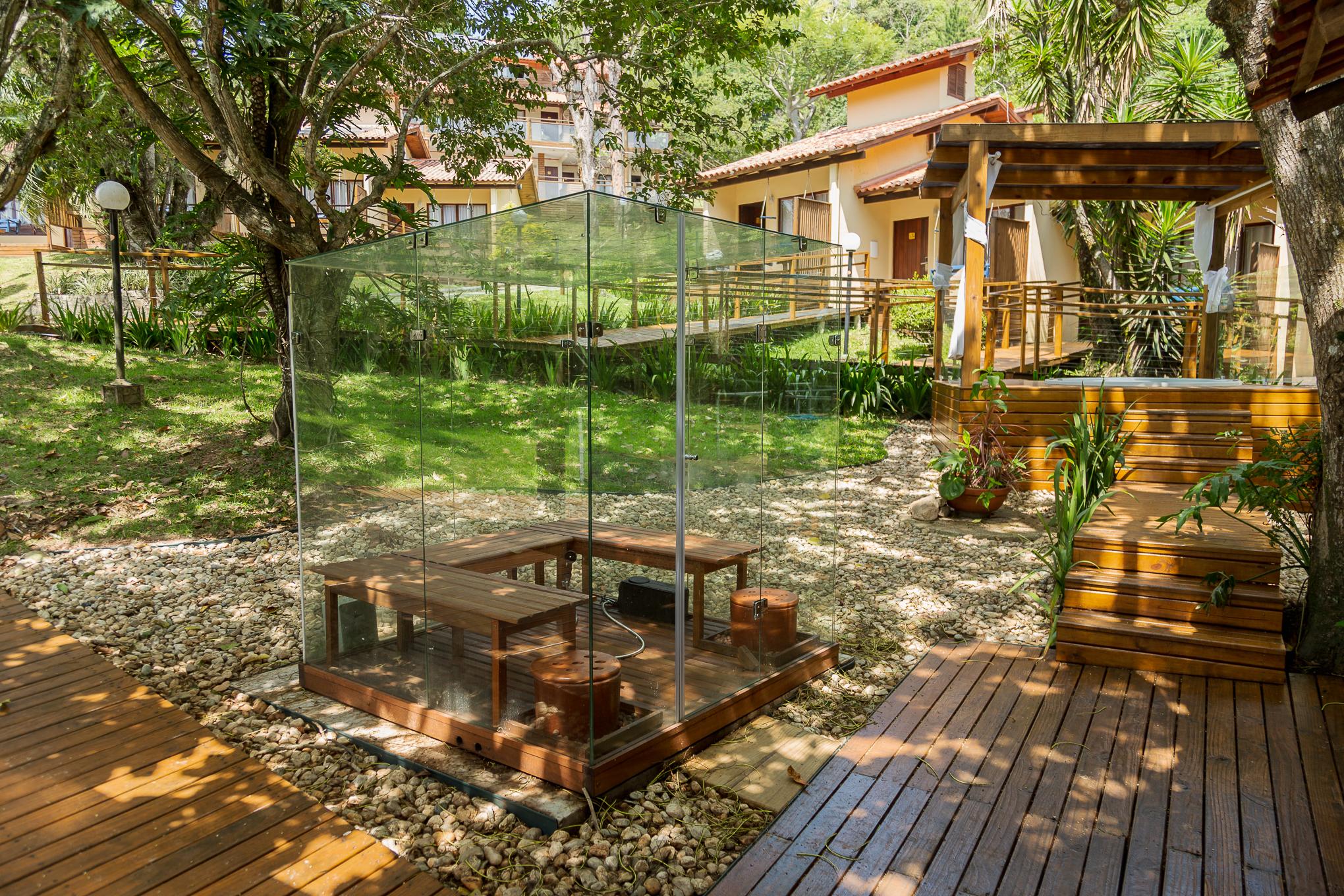 image-housing-carousel