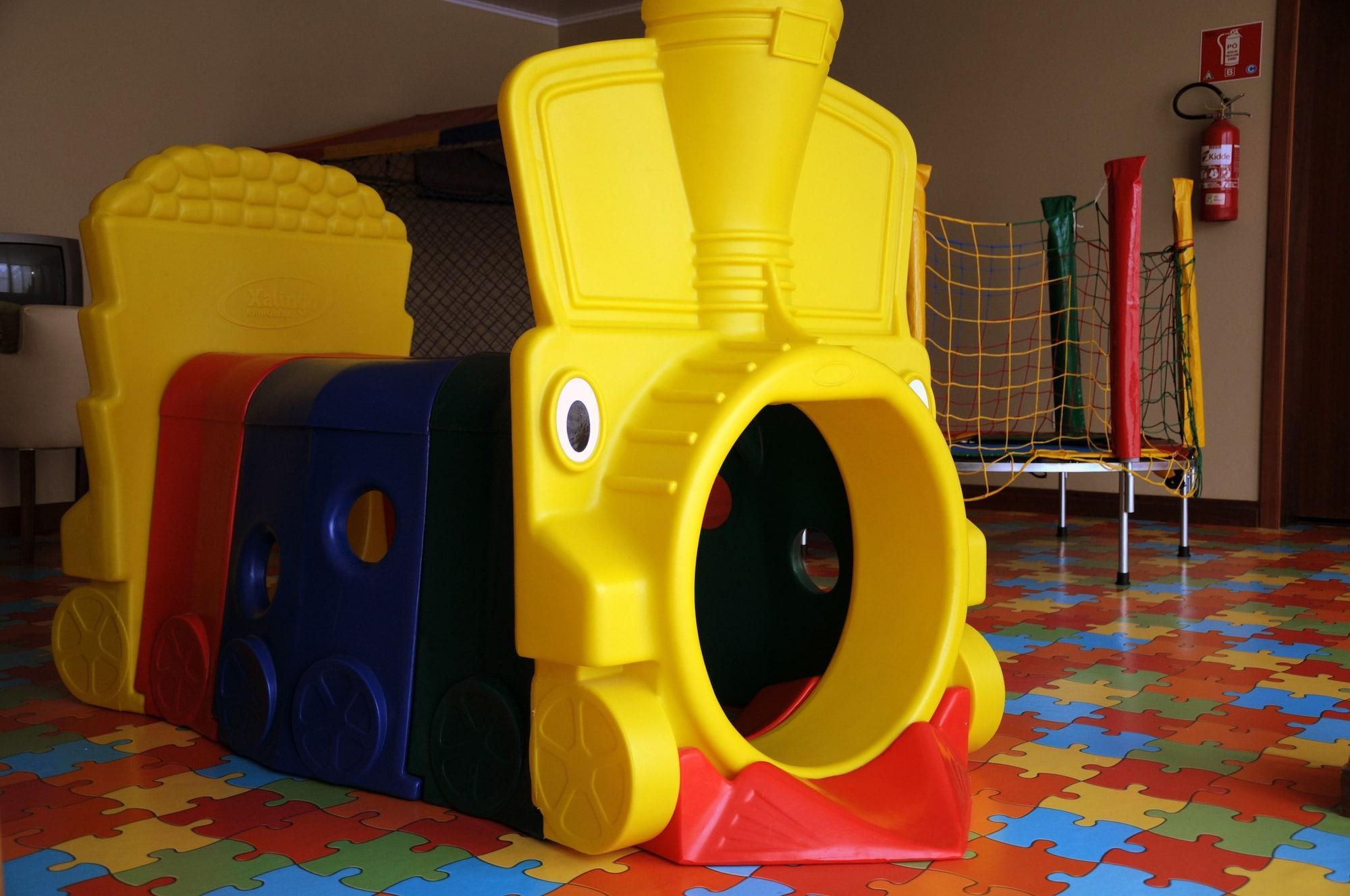 image-housing-carousel