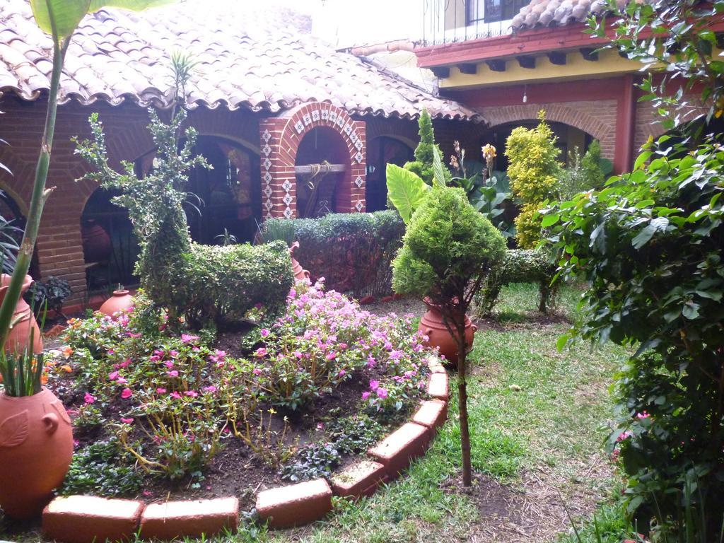 image-housing-carousel