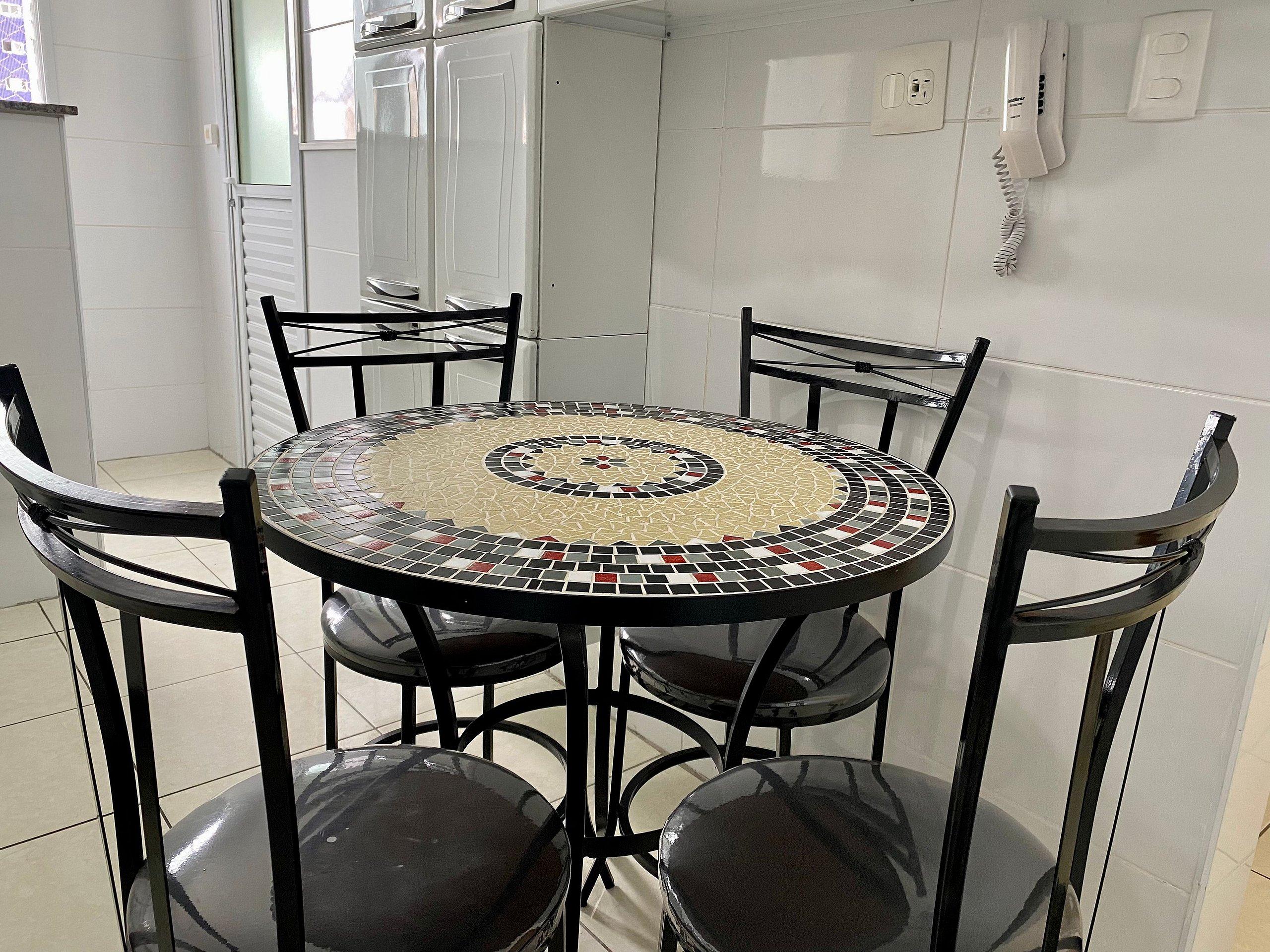 image-housing-carousel