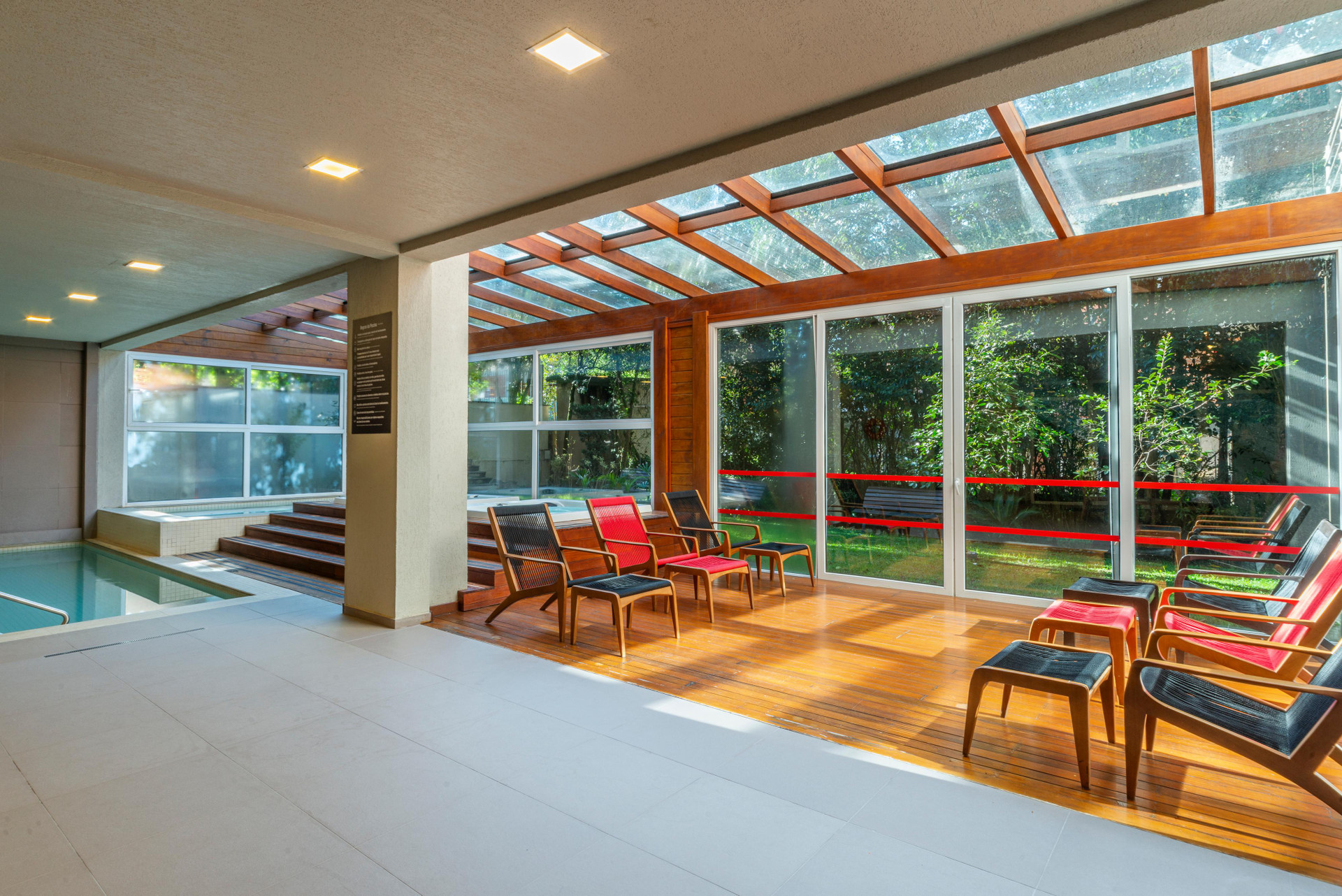 image-housing-carousel