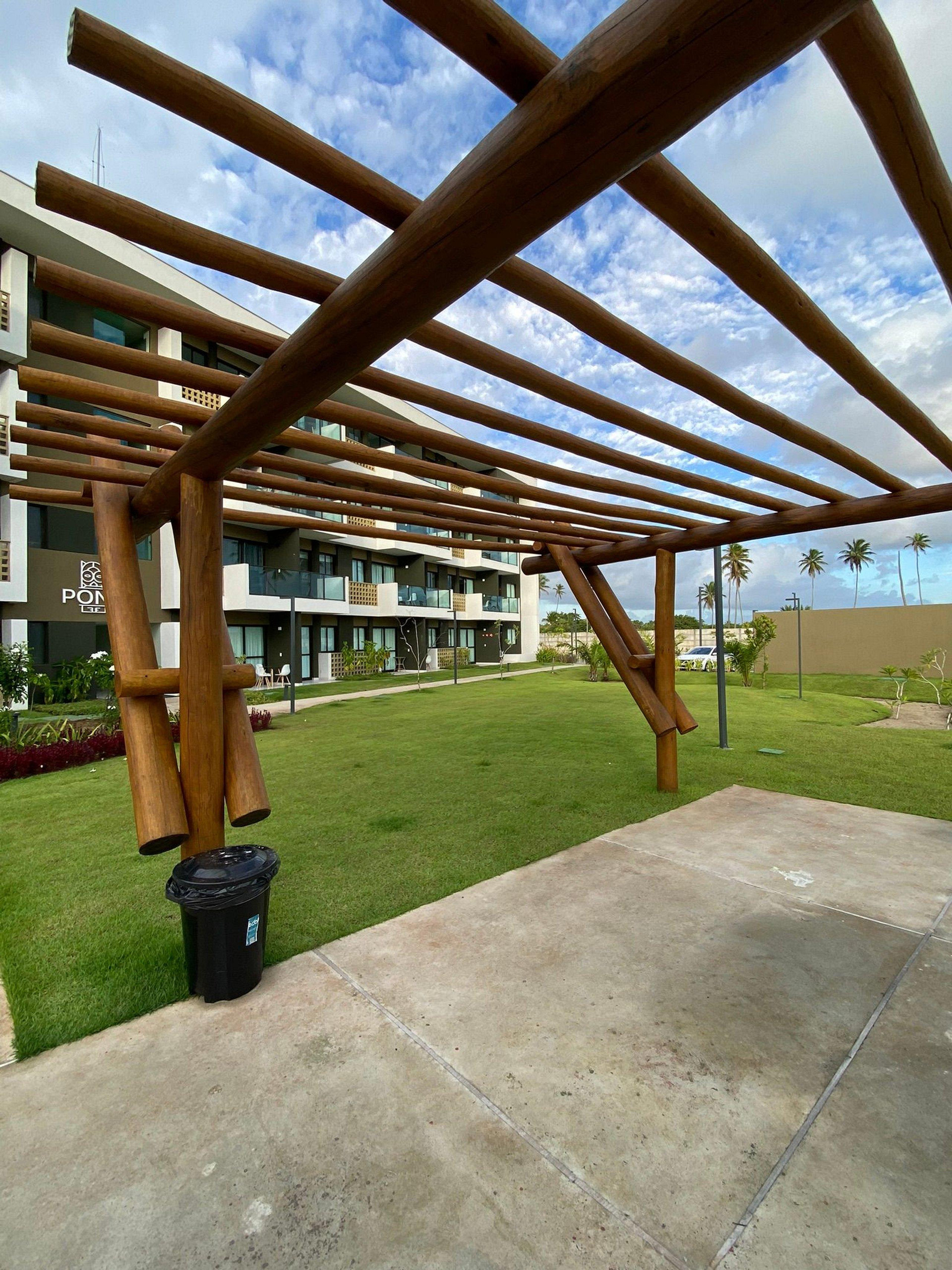 image-housing-carousel