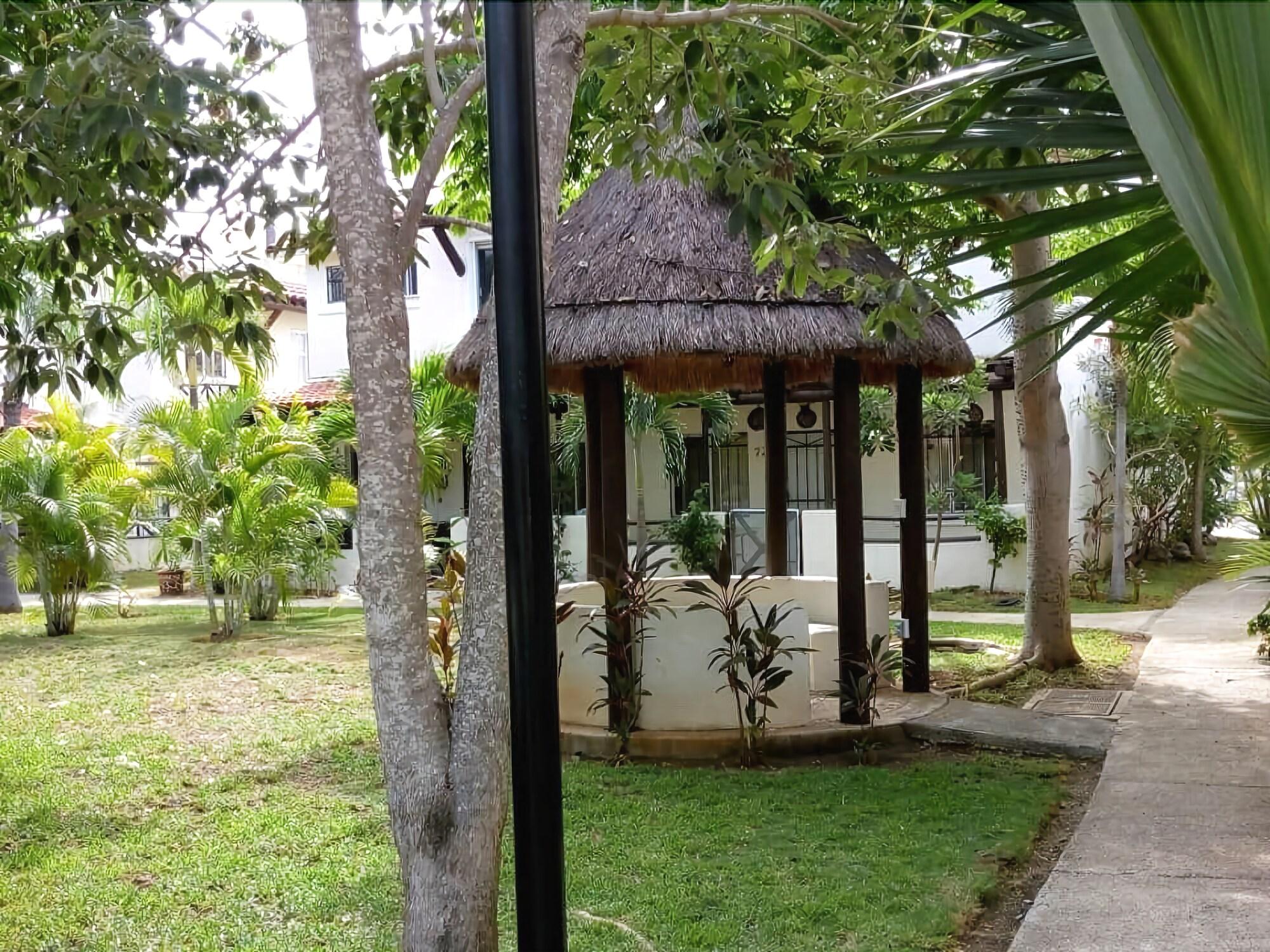 image-housing-carousel