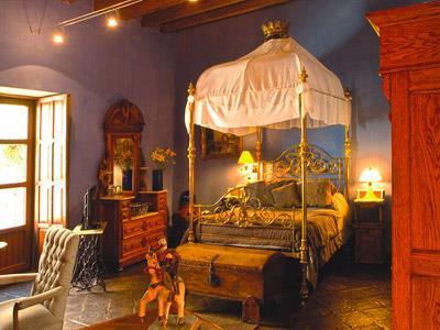 image-housing-carousel