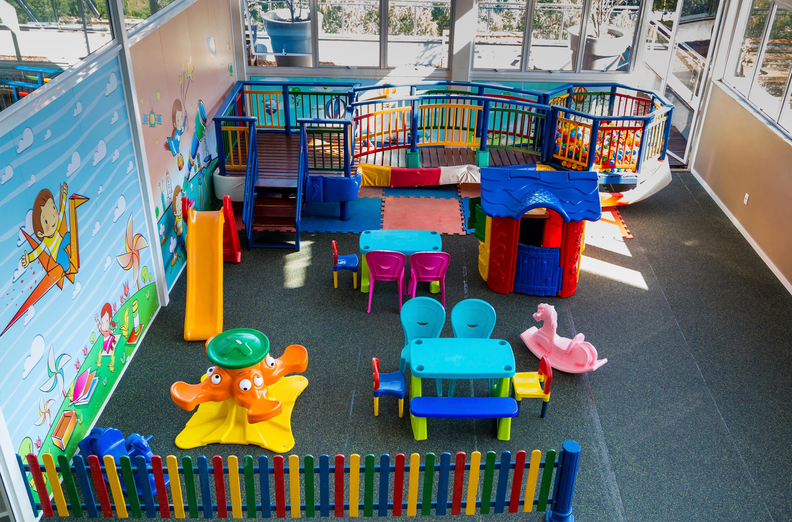 image-housing-carousel