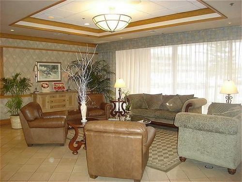 image-housing-carousel