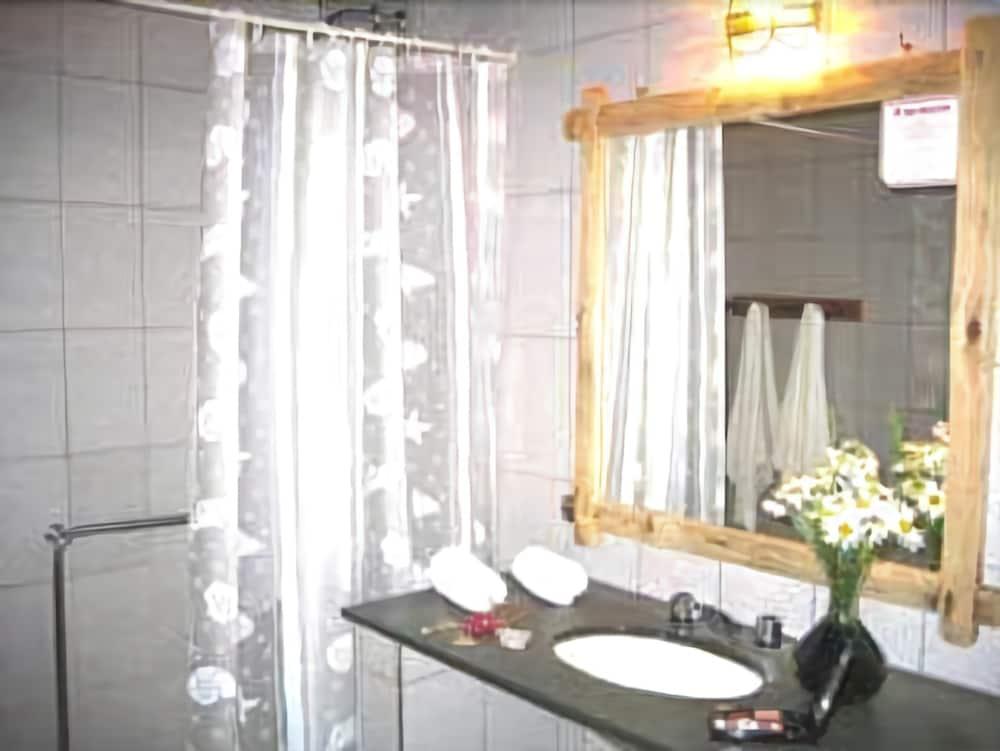 image-housing-carousel