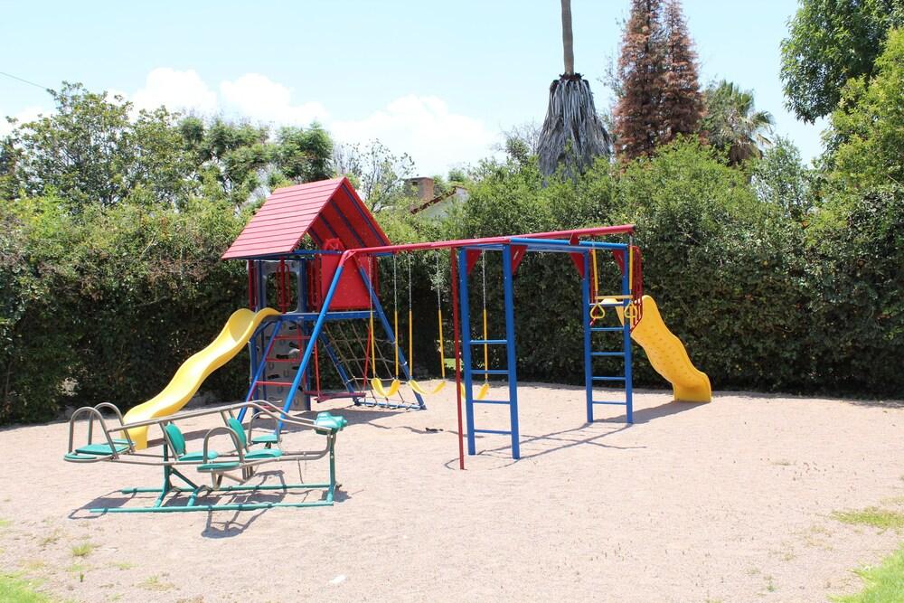 image-housing-carousel