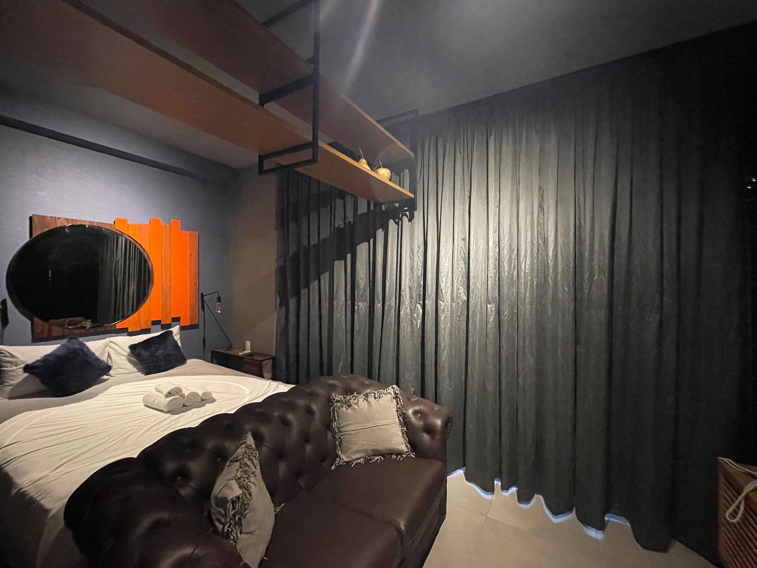 image-housing-carousel