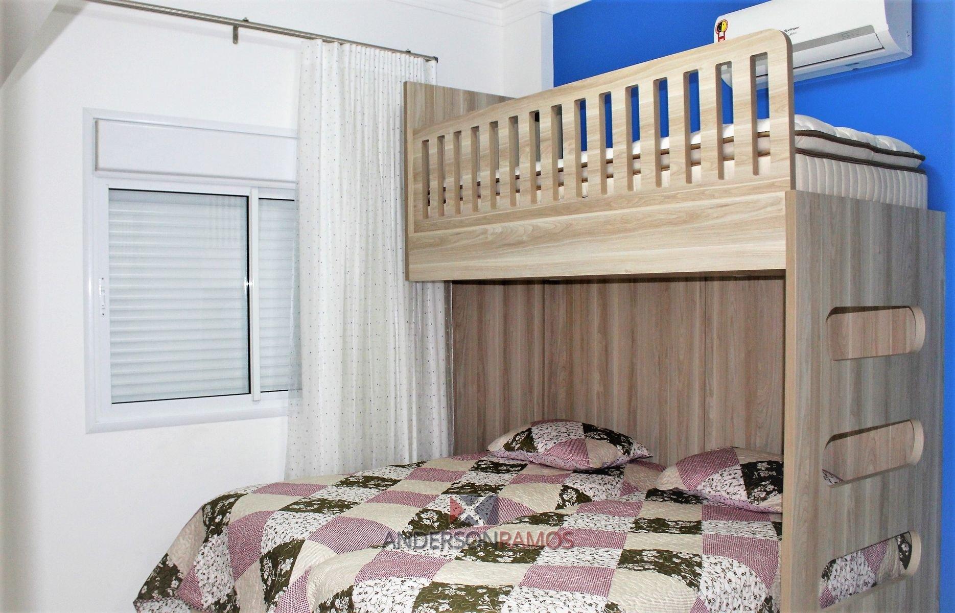 image-housing-carousel