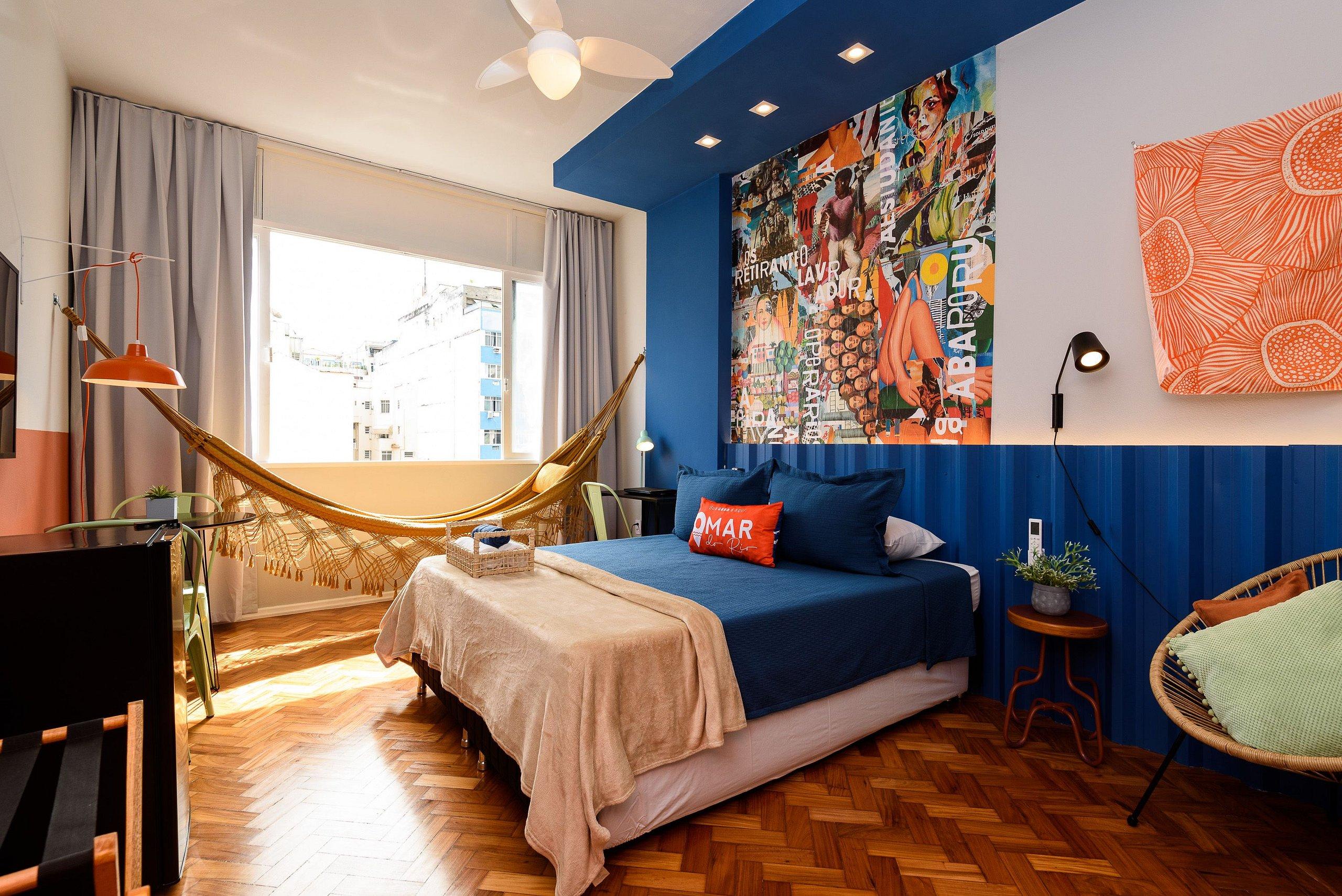 image-housing-carousel