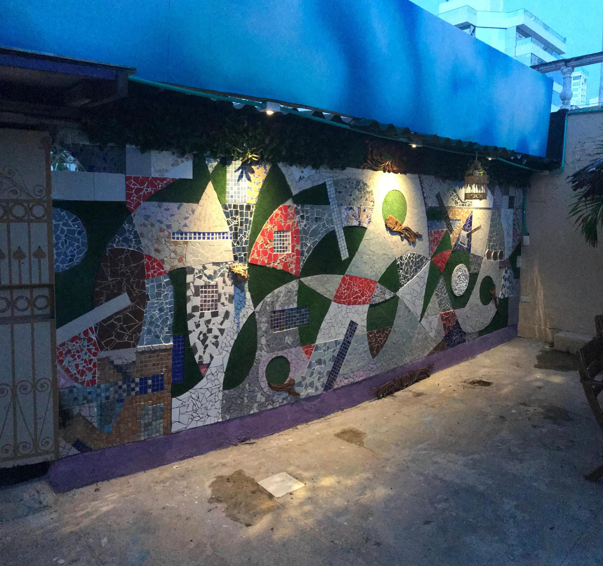 image-housing-carousel