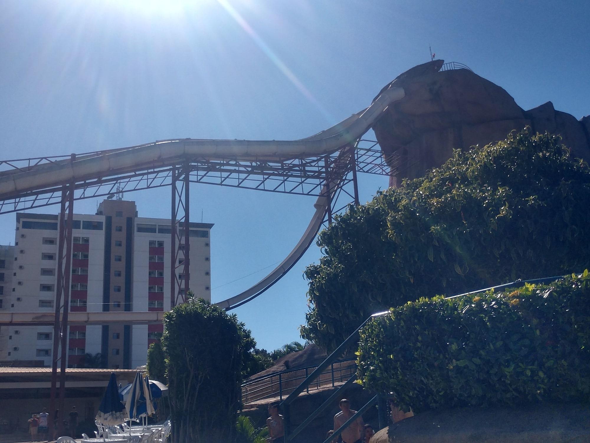 image-housing-carousel